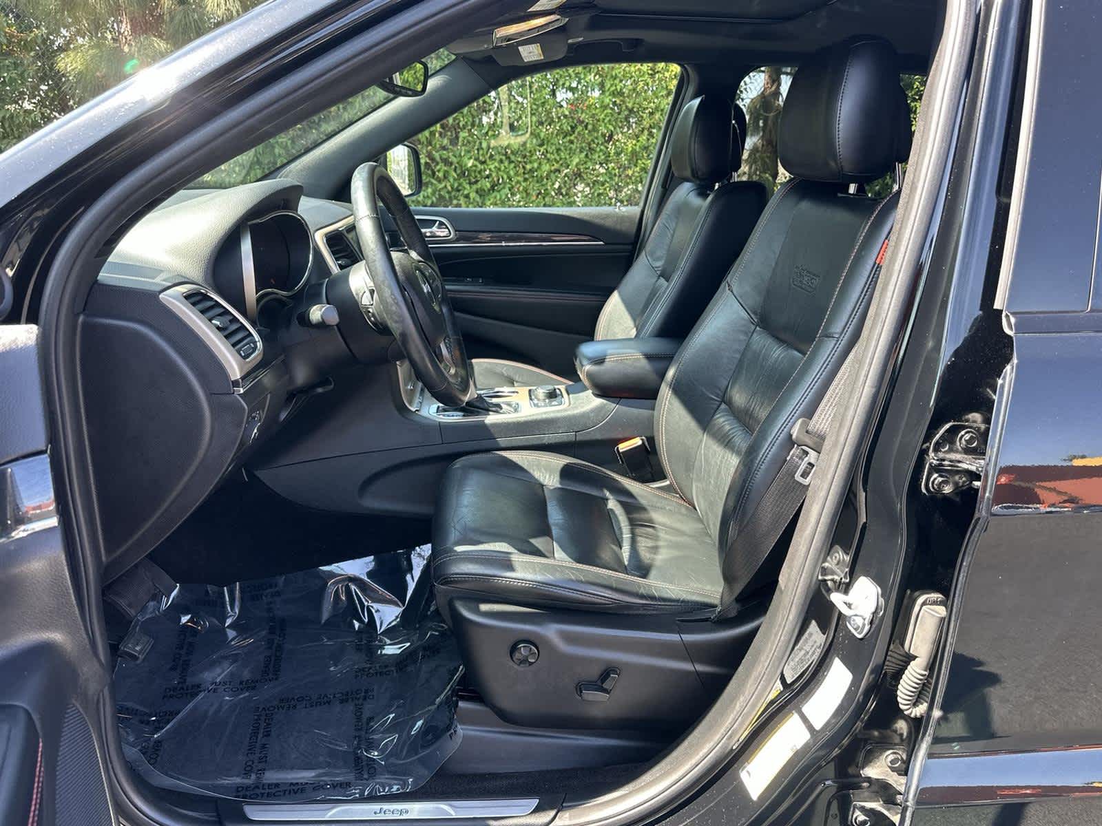 Thumbnail: 2017 Jeep Grand Cherokee - 11