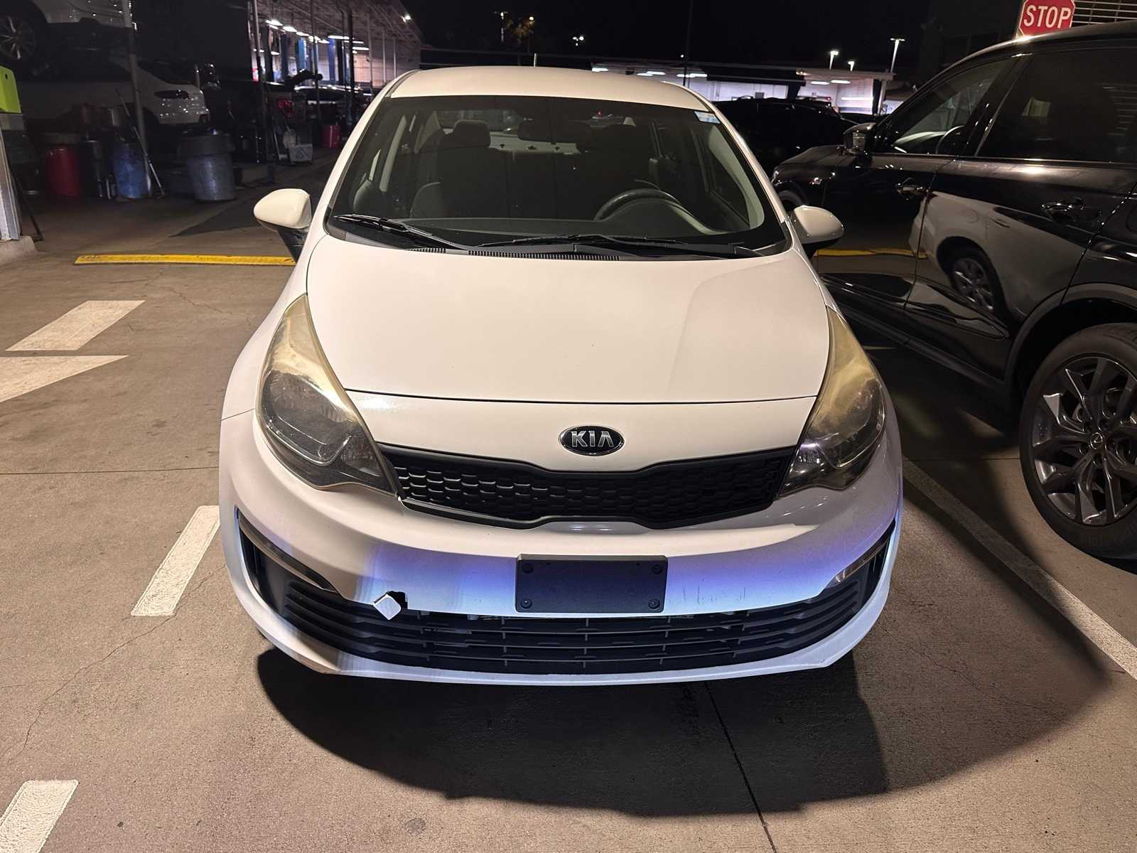 Thumbnail: 2016 Kia Rio - 8
