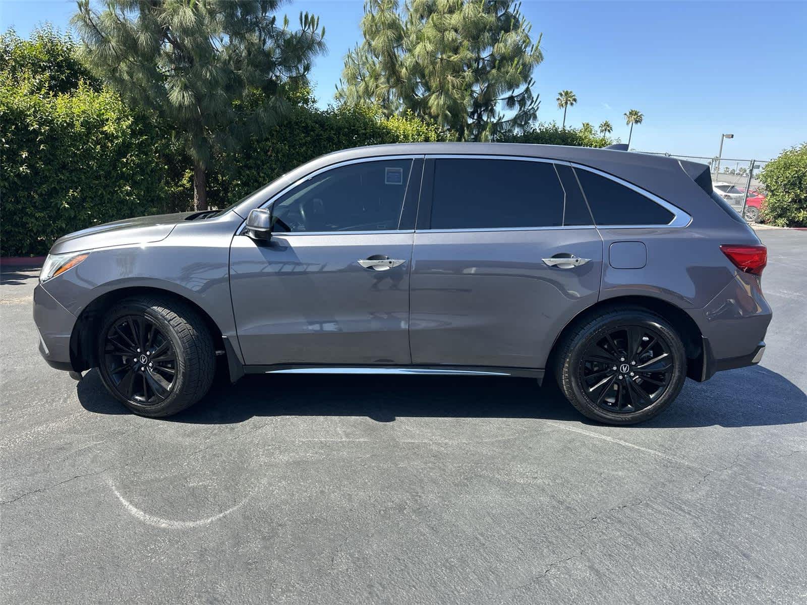 Thumbnail: 2017 Acura MDX - 3