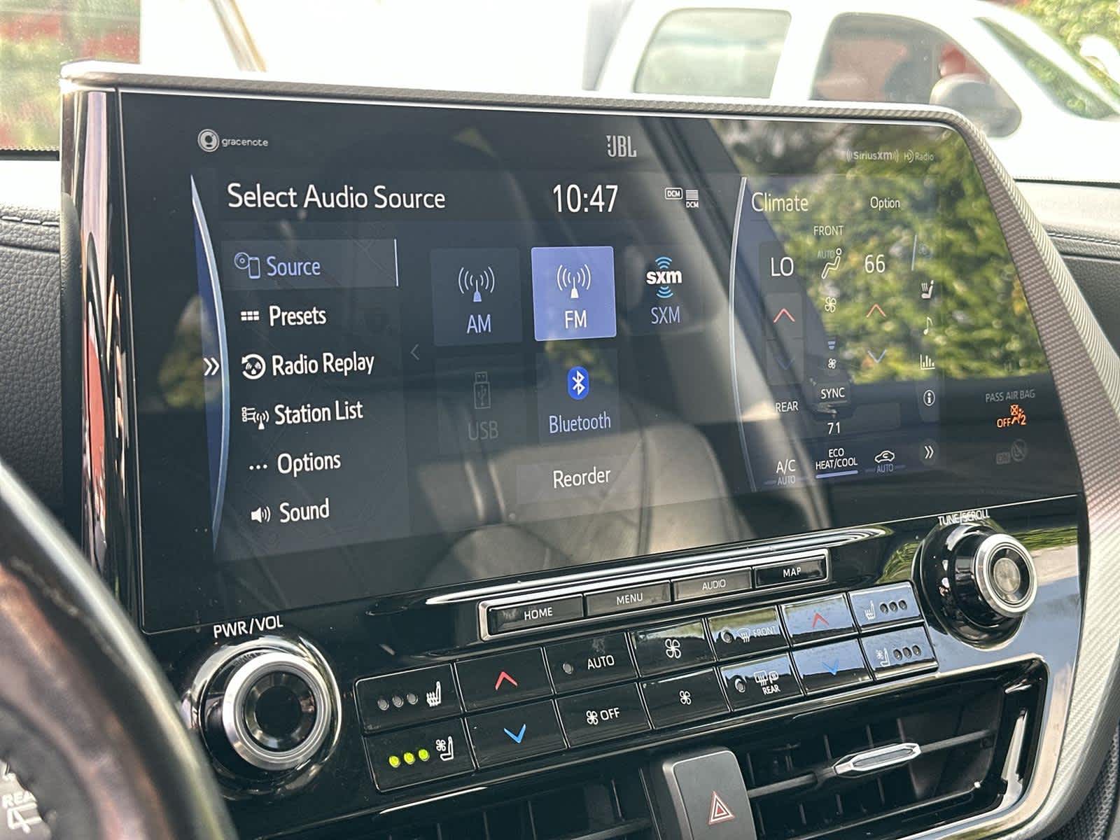 Thumbnail: 2022 Toyota Highlander - 16