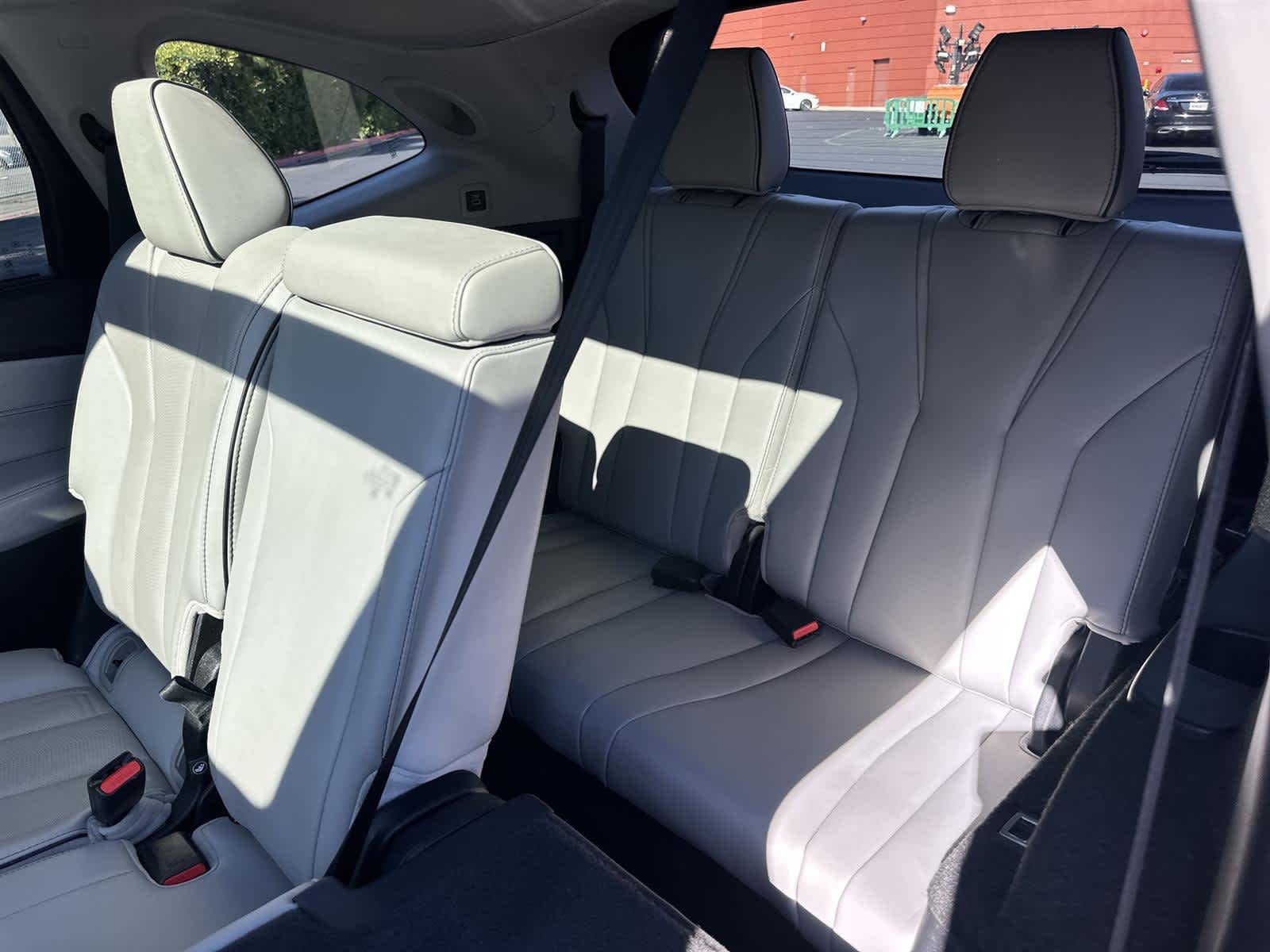 Thumbnail: 2022 Acura MDX - 32