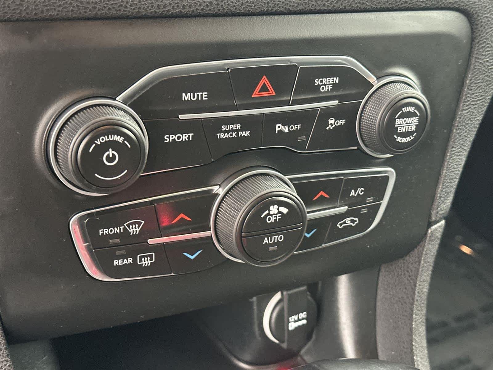 Thumbnail: 2018 Dodge Charger - 26