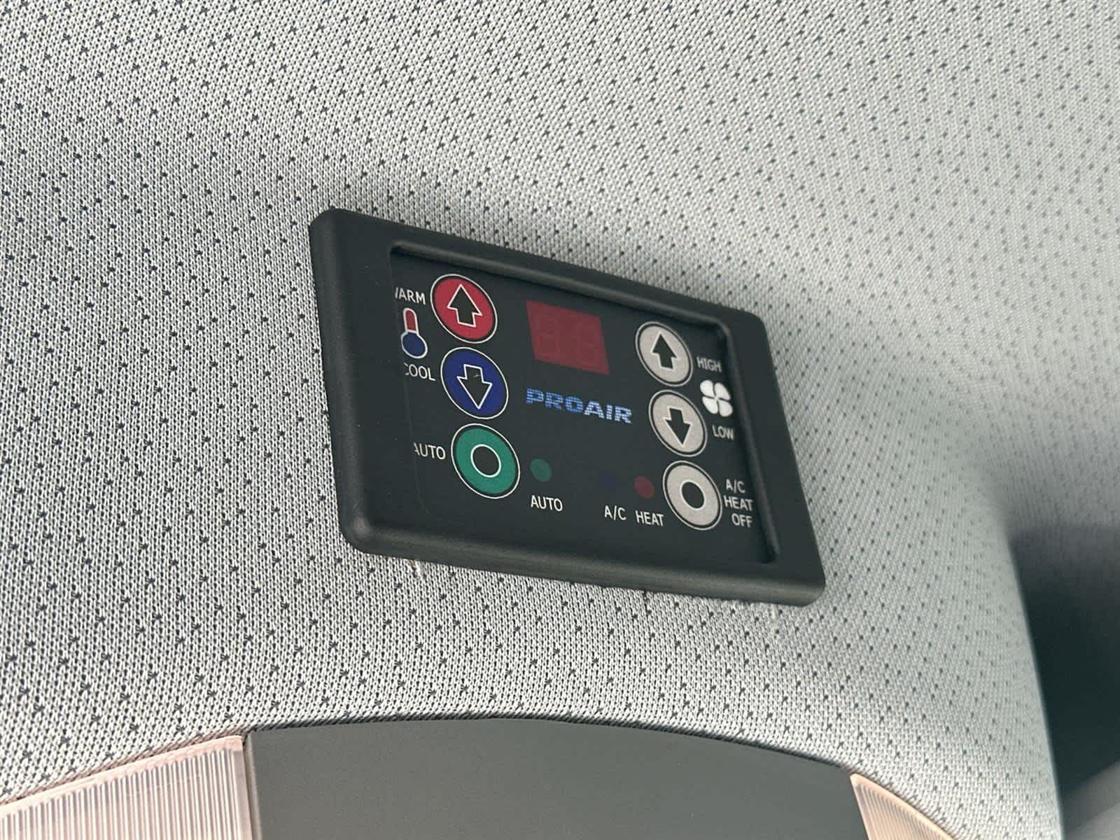 Thumbnail: 2016 Mercedes-Benz Sprinter - 25