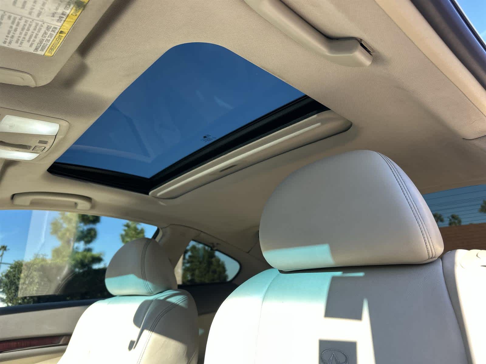 Thumbnail: 2011 INFINITI G37 - 32