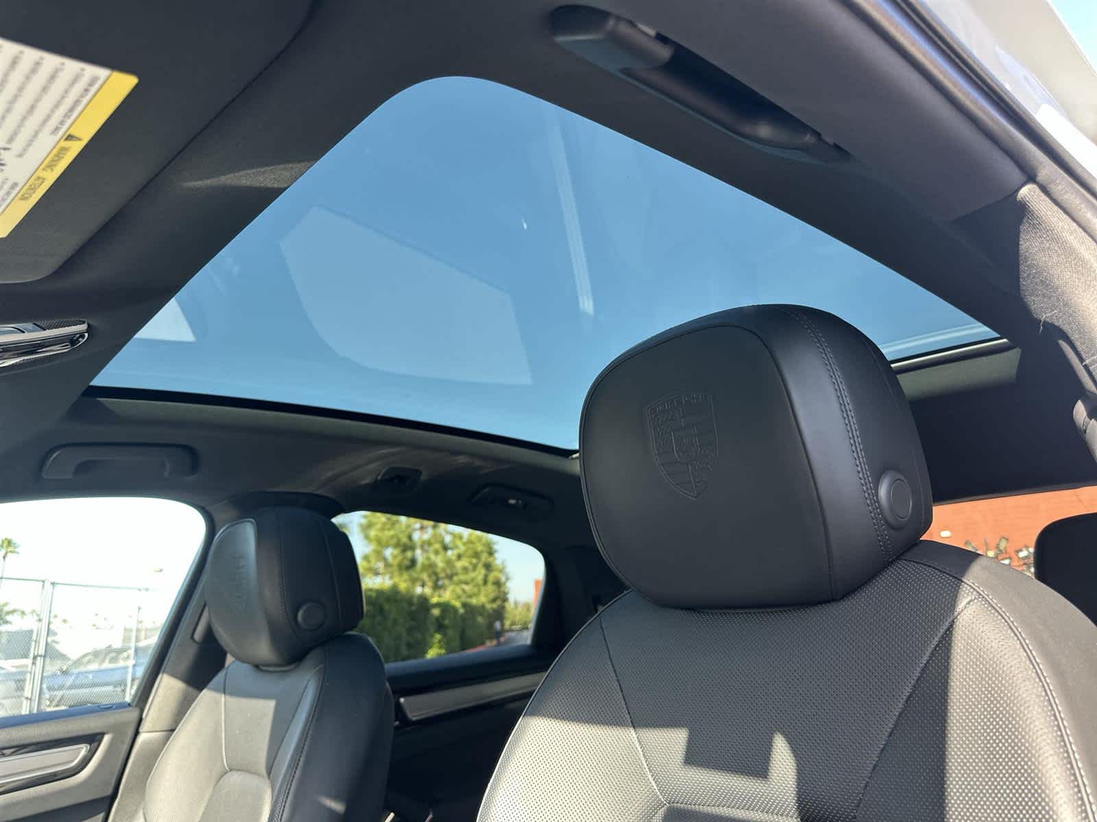 Thumbnail: 2023 Porsche Cayenne - 32