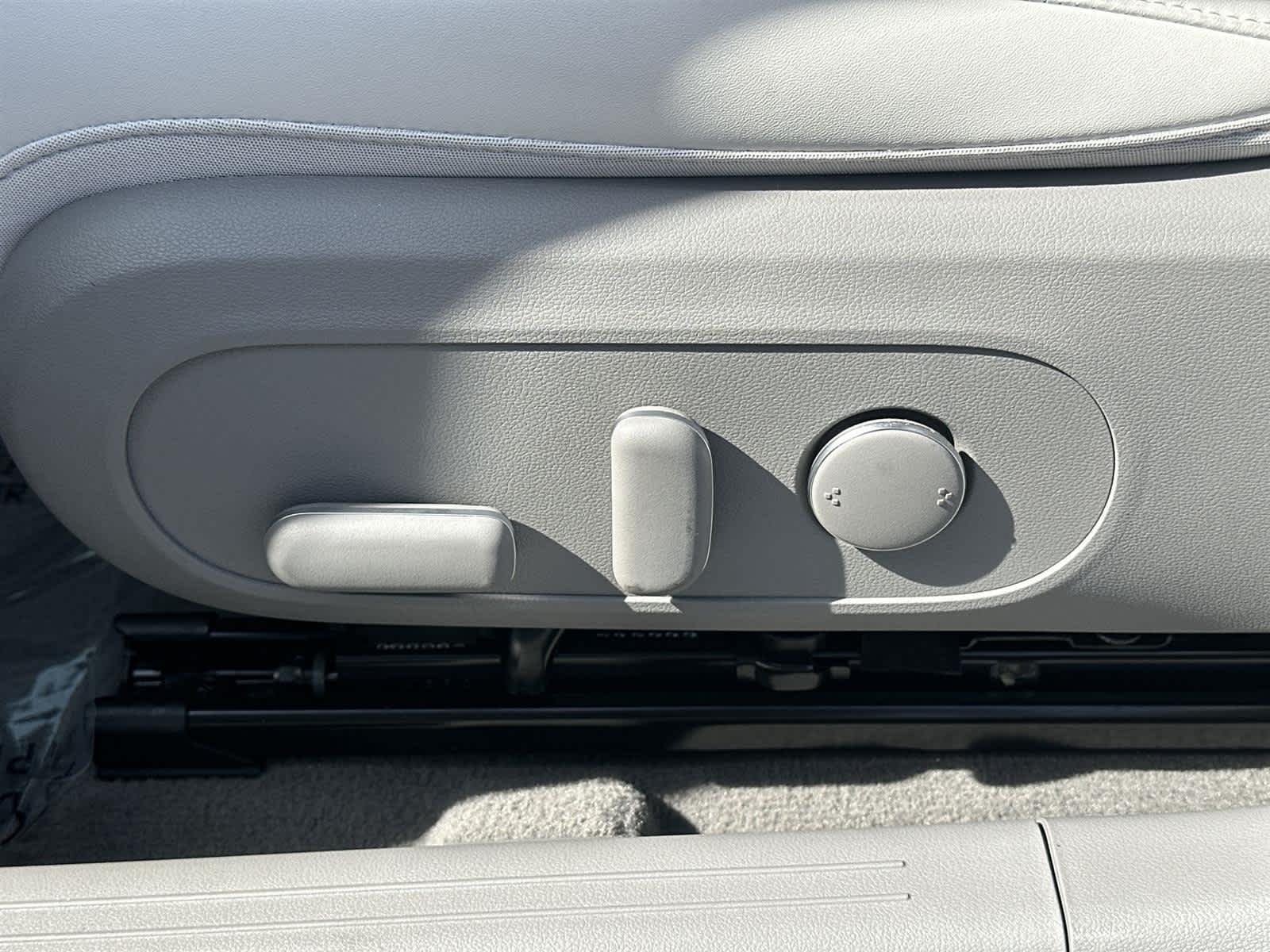 Thumbnail: 2024 Hyundai Ioniq 6 - 23