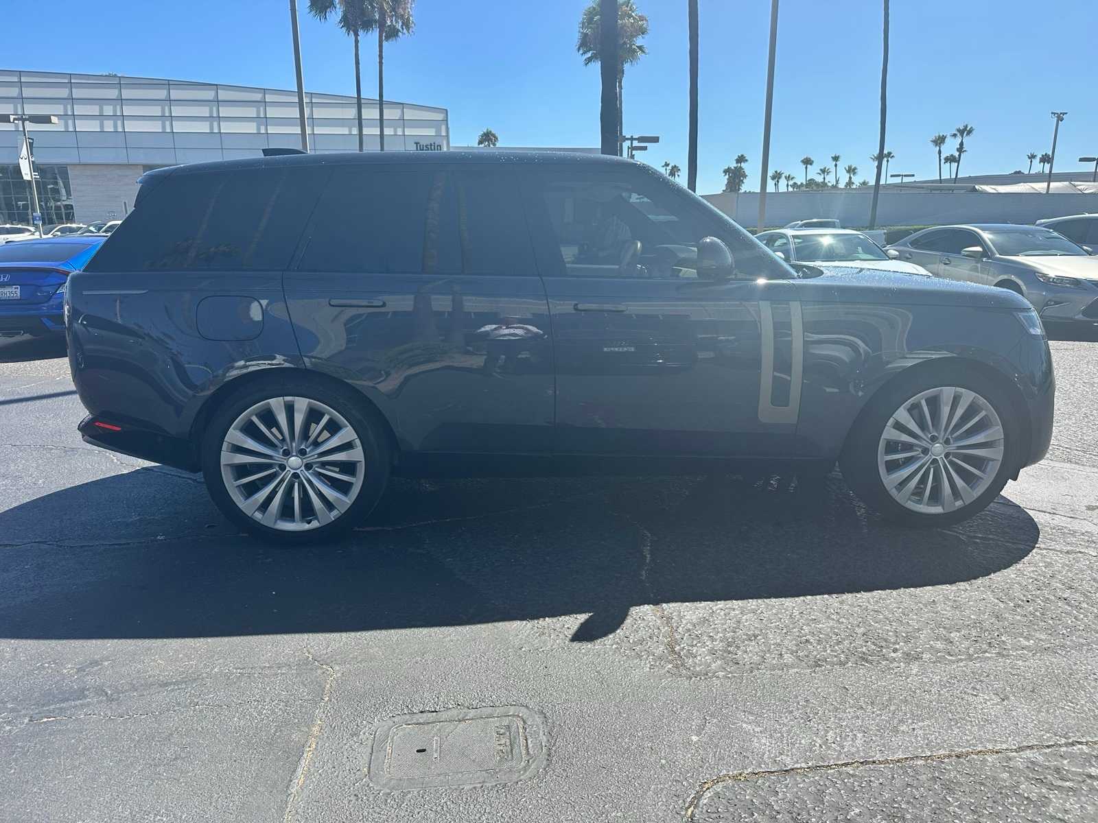 Thumbnail: 2025 Land Rover Range Rover - 6