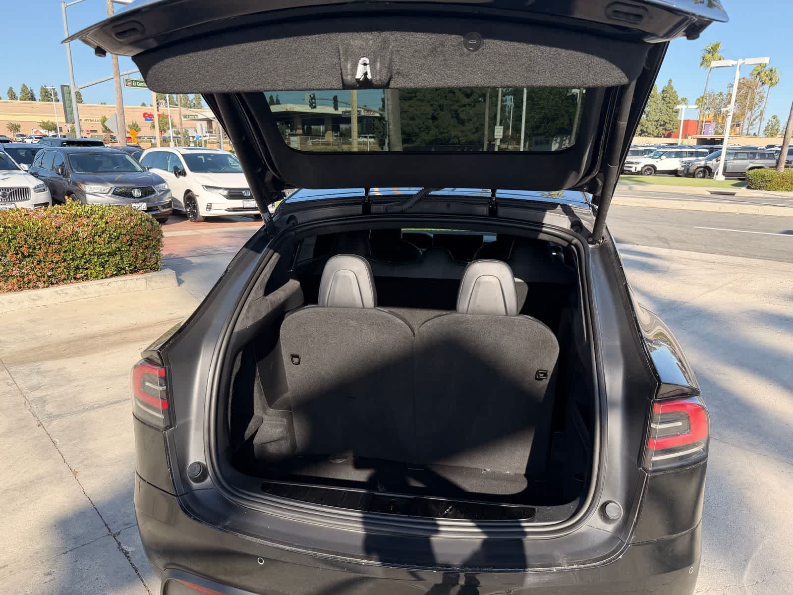 Thumbnail: 2022 Tesla Model X - 21