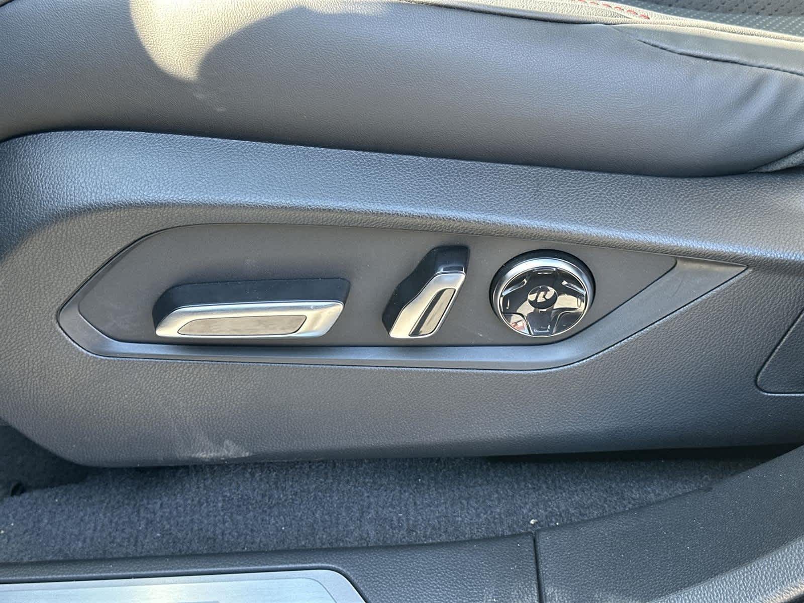 Thumbnail: 2026 Acura RDX - 23