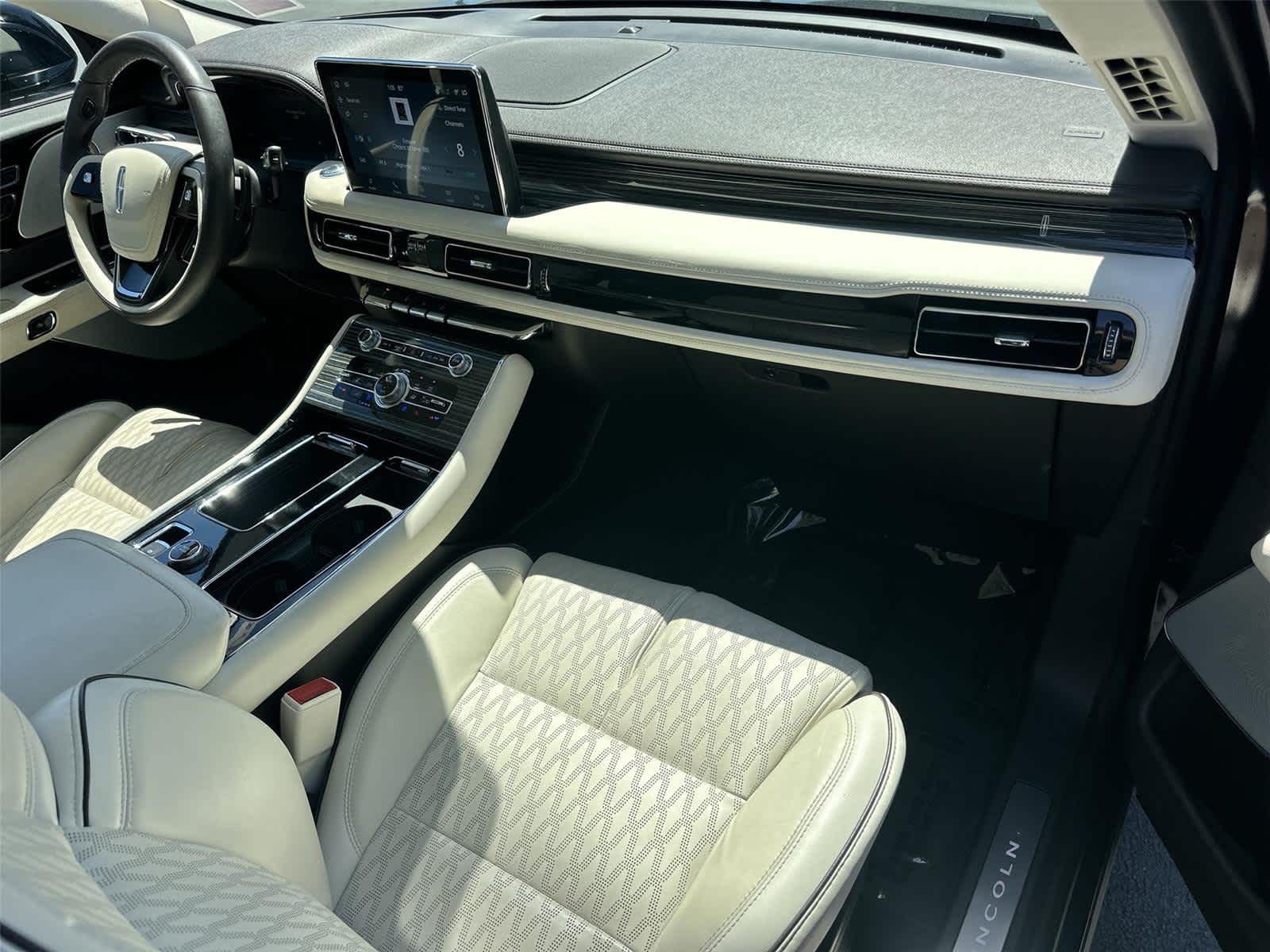 Thumbnail: 2023 Lincoln Aviator - 13