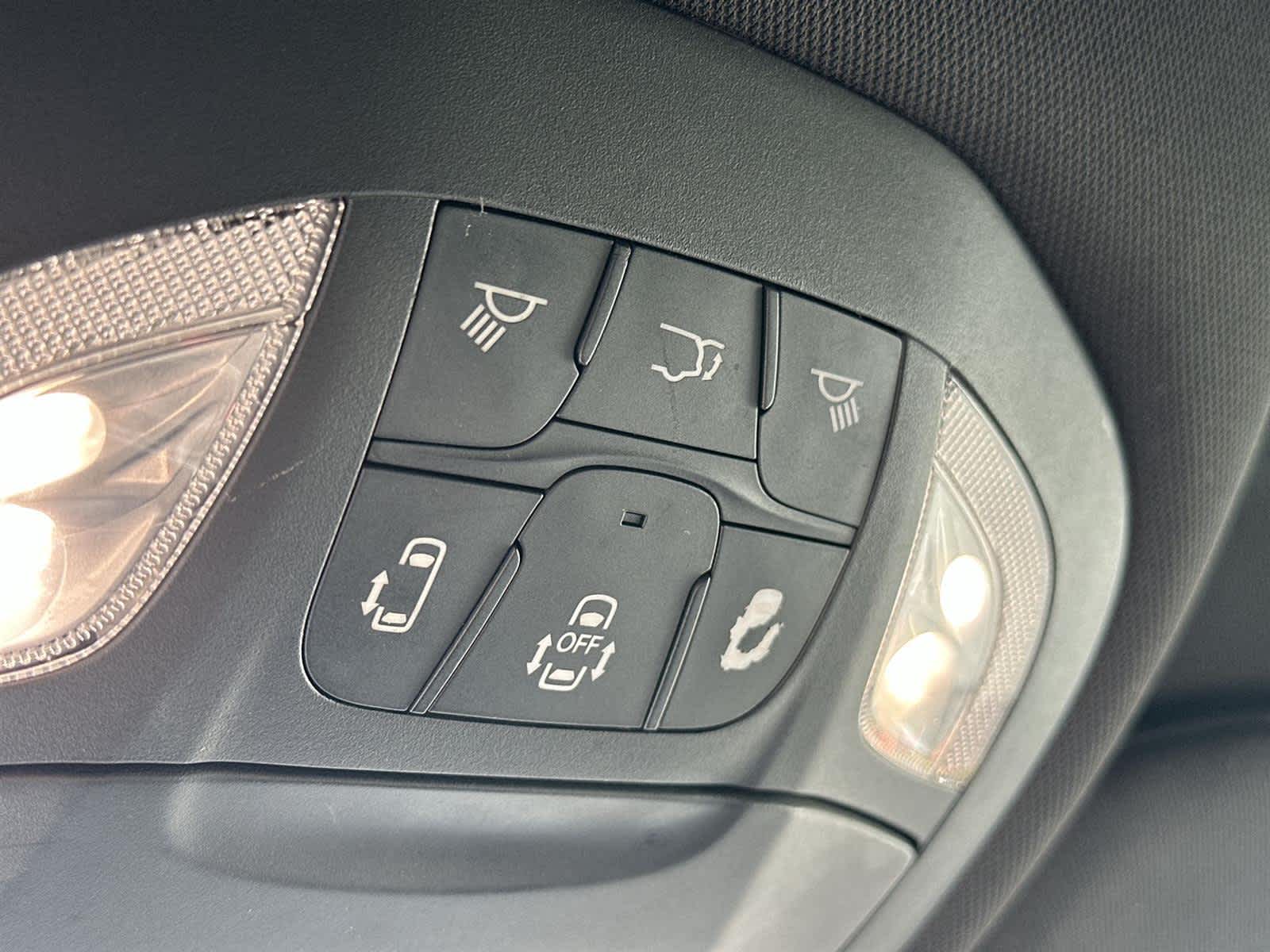 Thumbnail: 2019 Chrysler Pacifica - 32