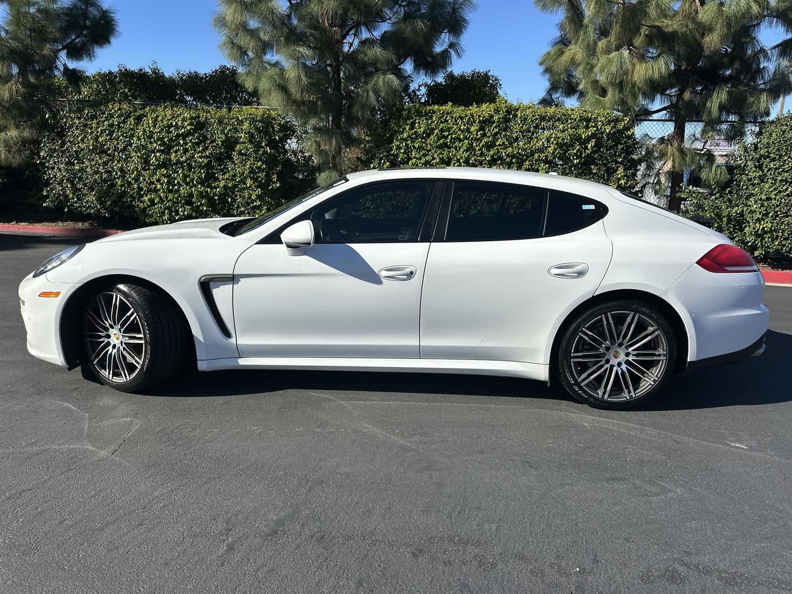 Thumbnail: 2016 Porsche Panamera - 3