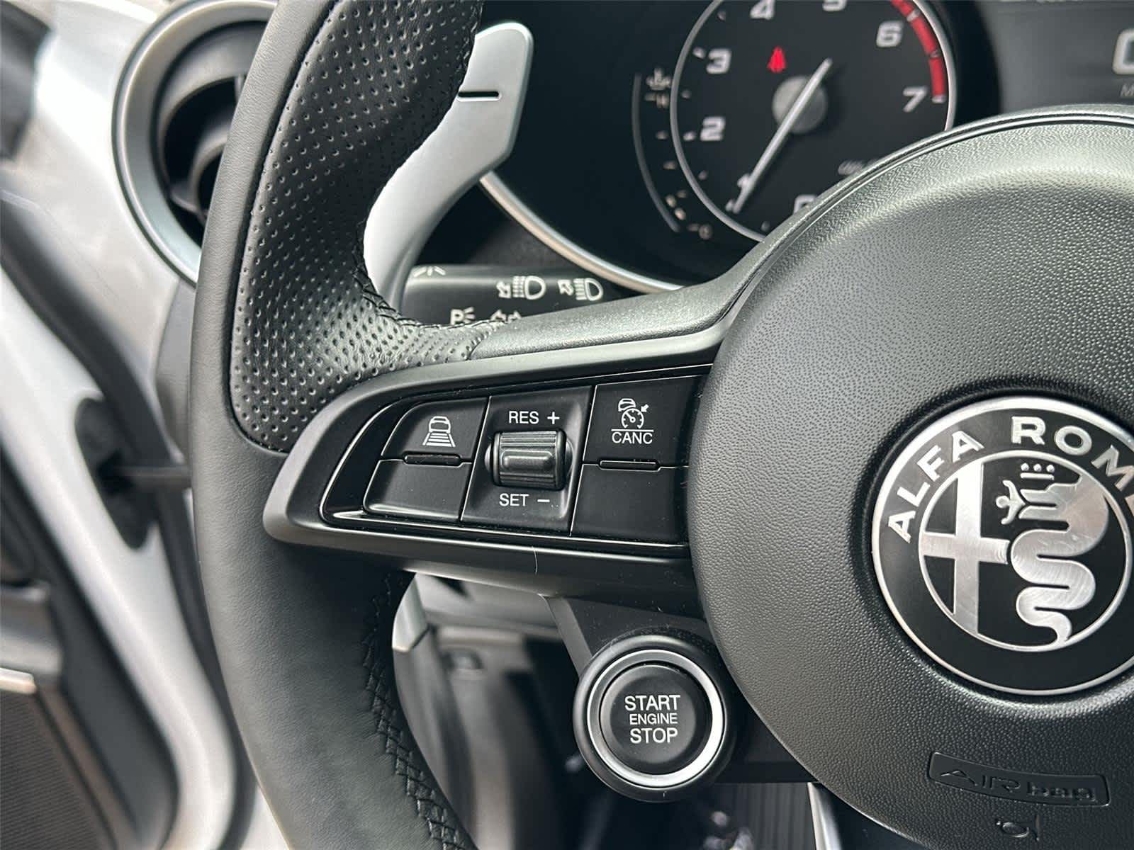 Thumbnail: 2023 Alfa Romeo Giulia - 24