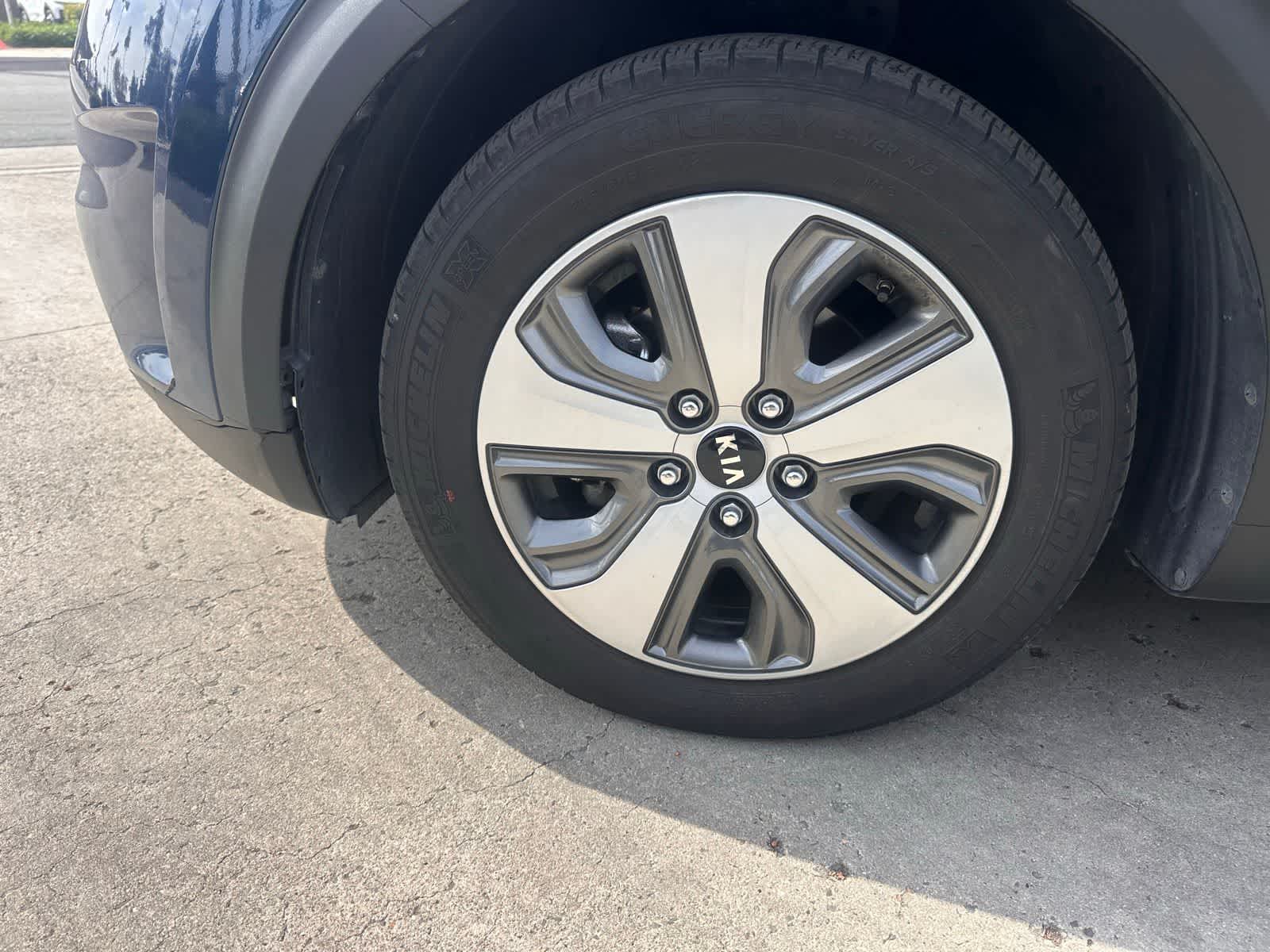 Thumbnail: 2019 Kia Niro - 9