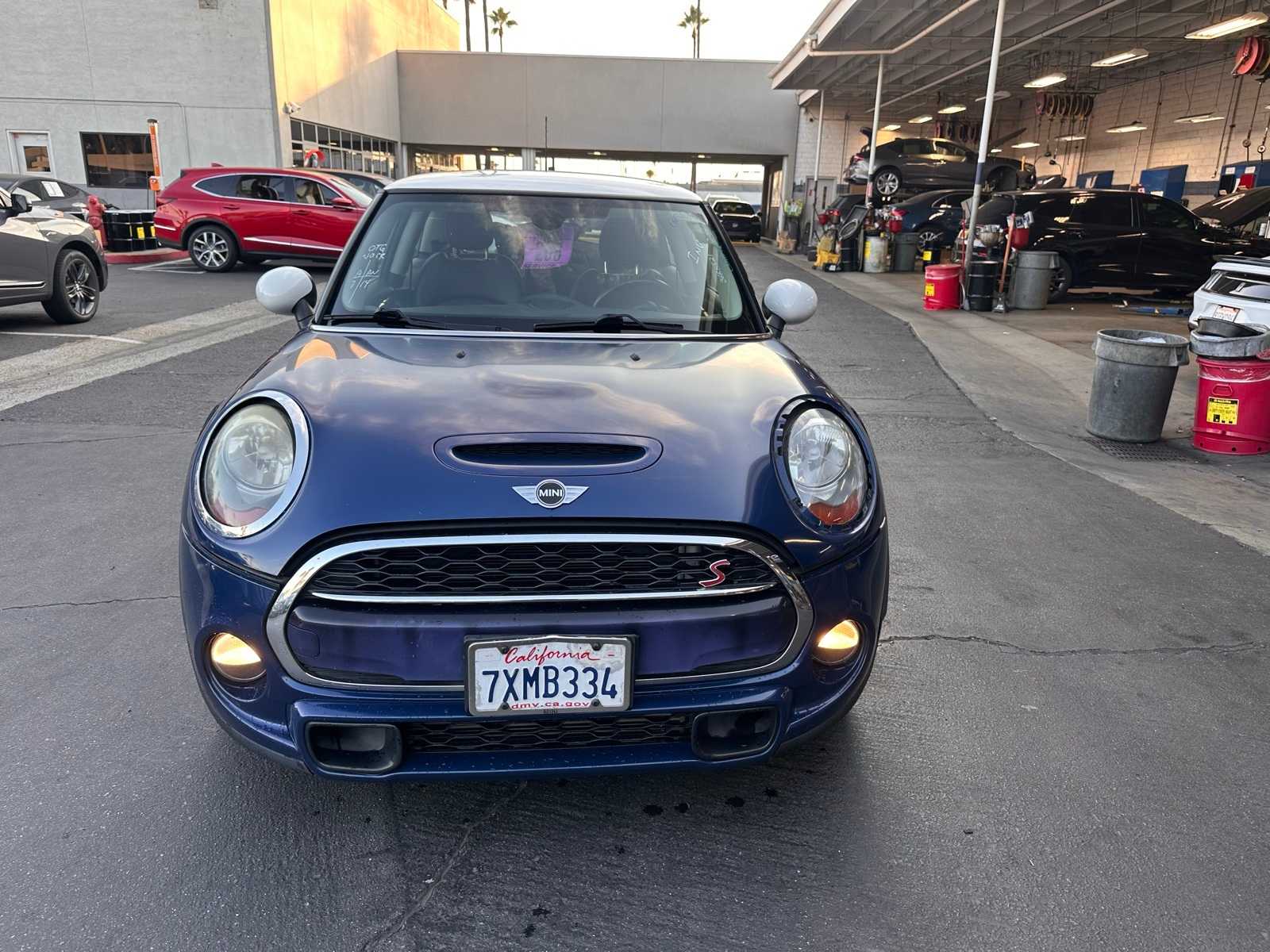 Thumbnail: 2017 MINI Cooper Hardtop - 8