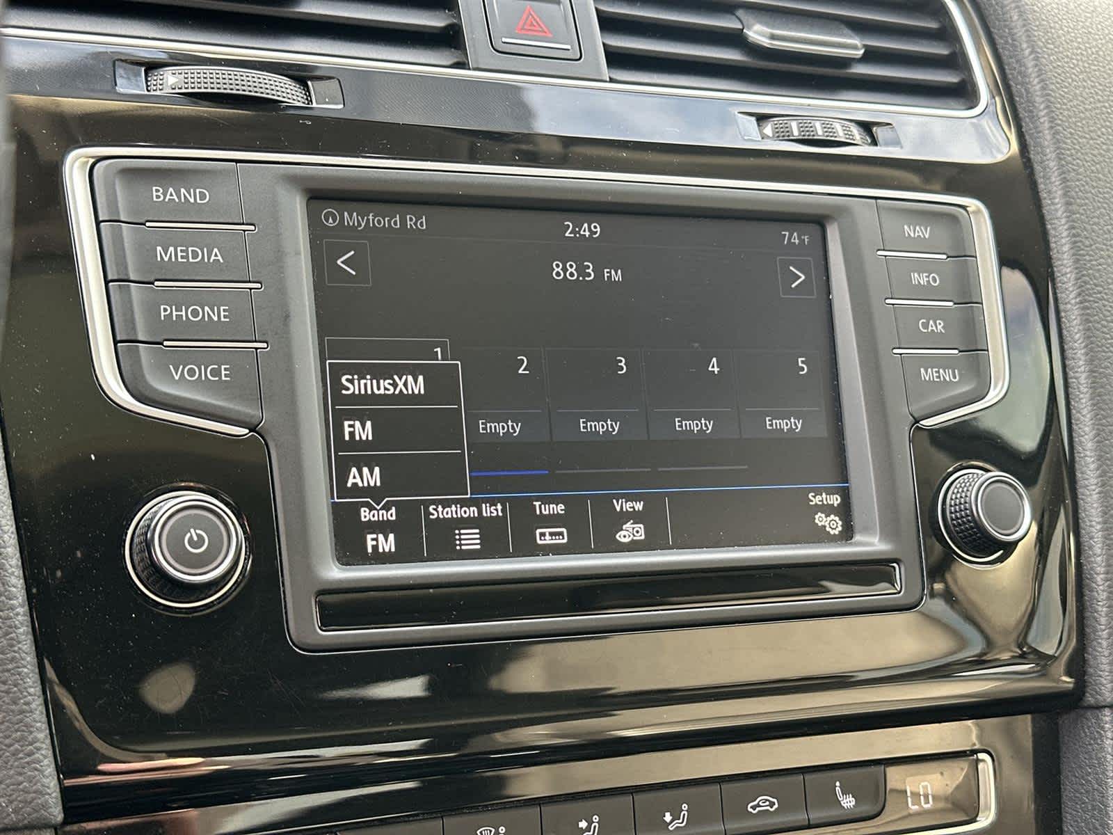 Thumbnail: 2017 Volkswagen Golf - 16