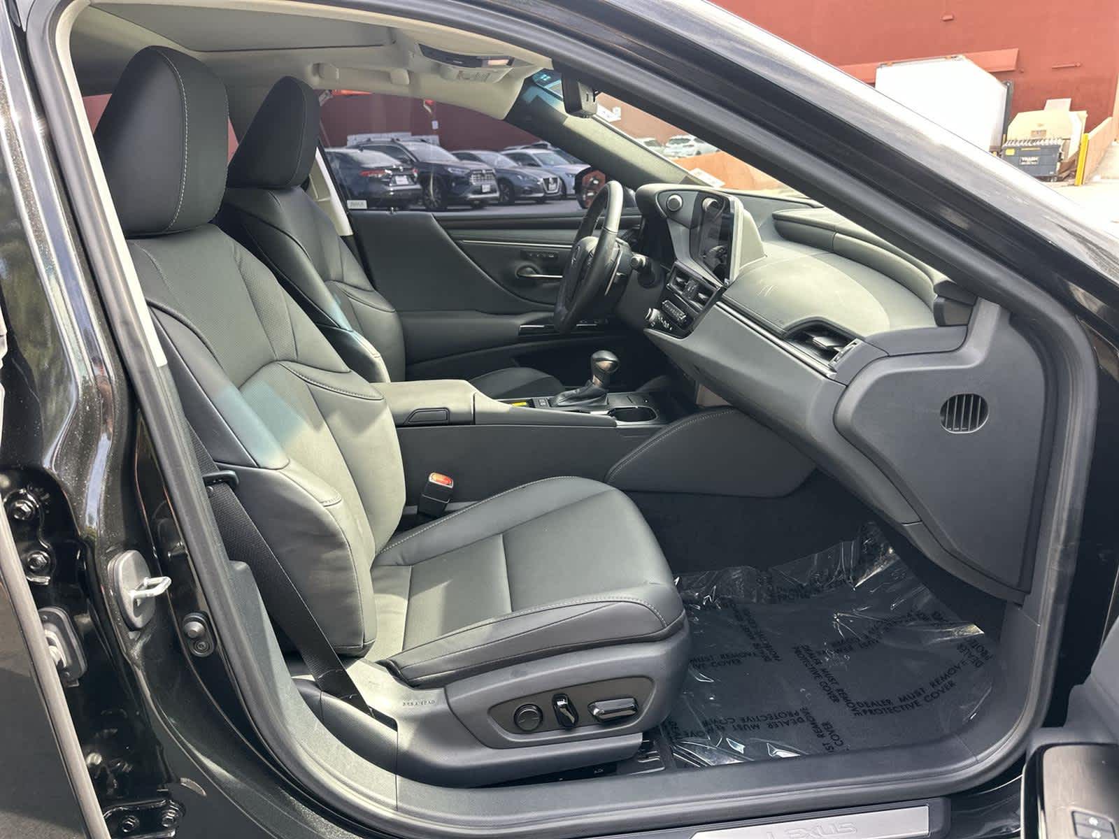 Thumbnail: 2024 Lexus ES - 14