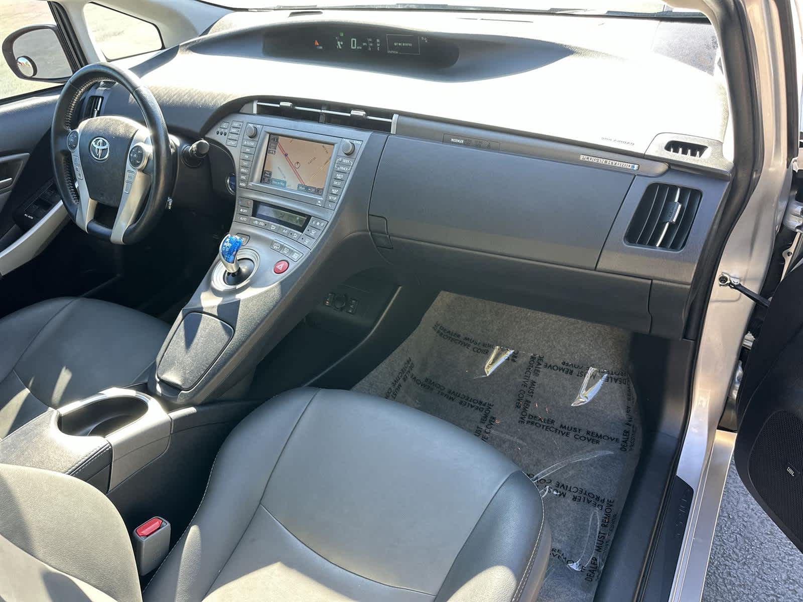 Thumbnail: 2015 Toyota Prius - 12