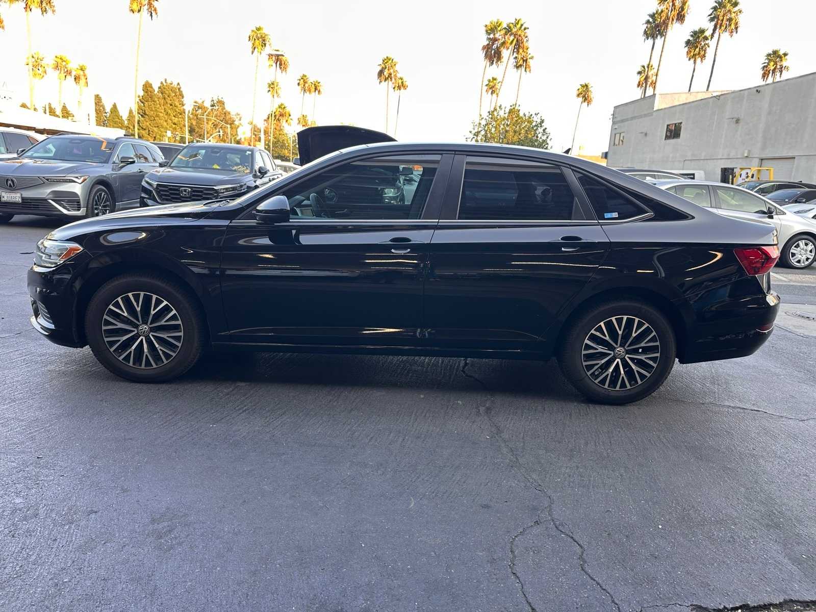 Thumbnail: 2020 Volkswagen Jetta - 2