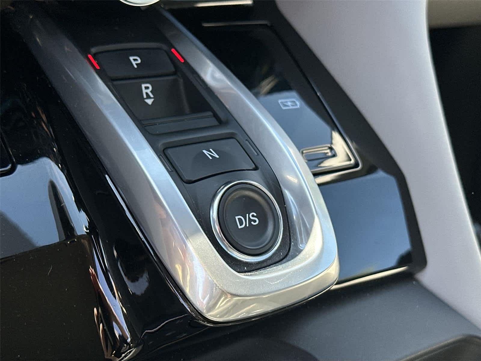 Thumbnail: 2023 Acura MDX - 18