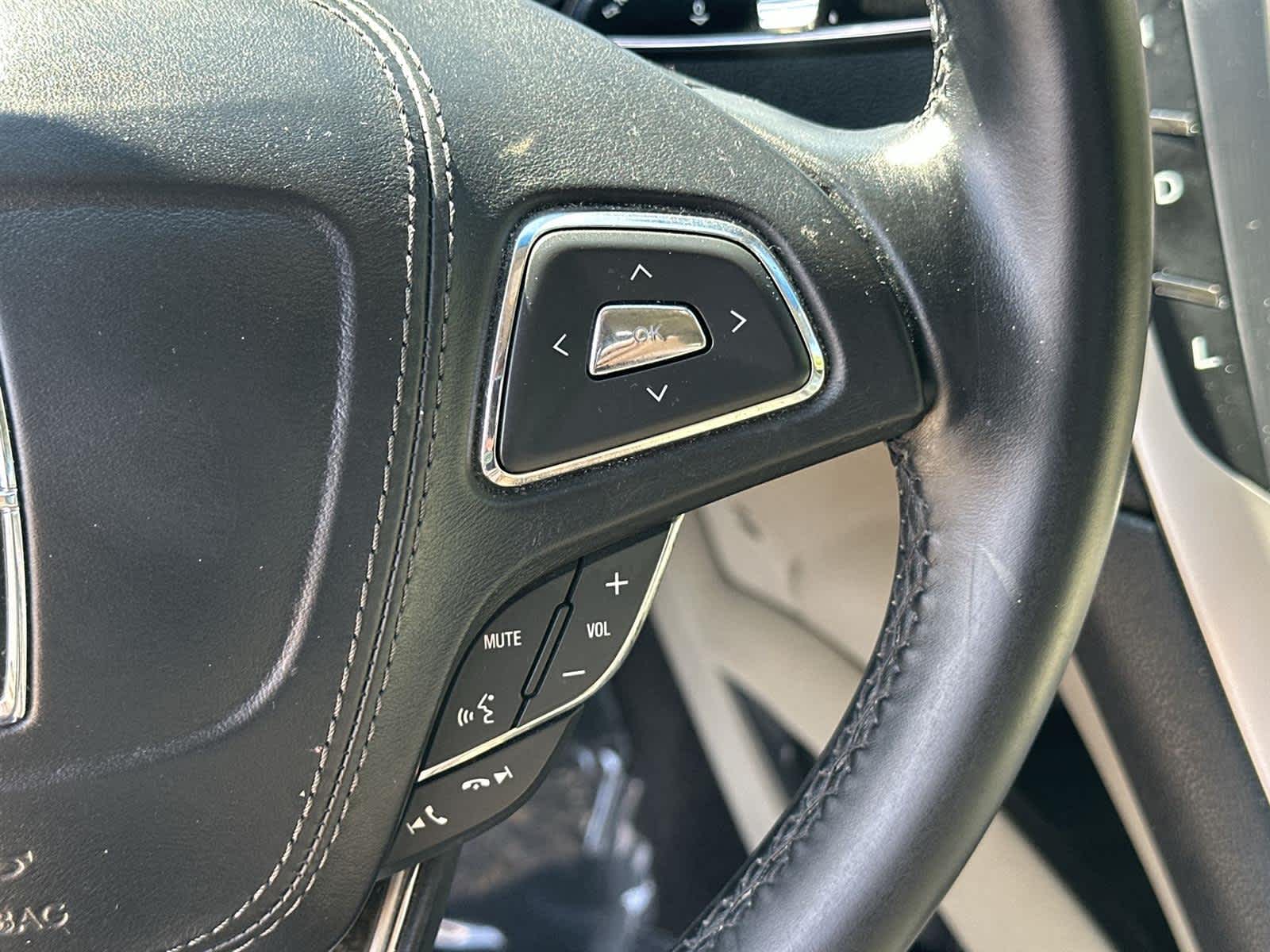 Thumbnail: 2017 Lincoln MKZ - 25