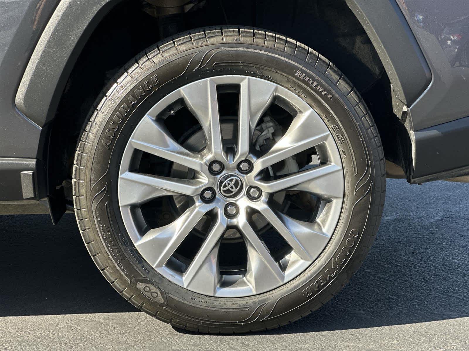 Thumbnail: 2022 Toyota RAV4 - 9