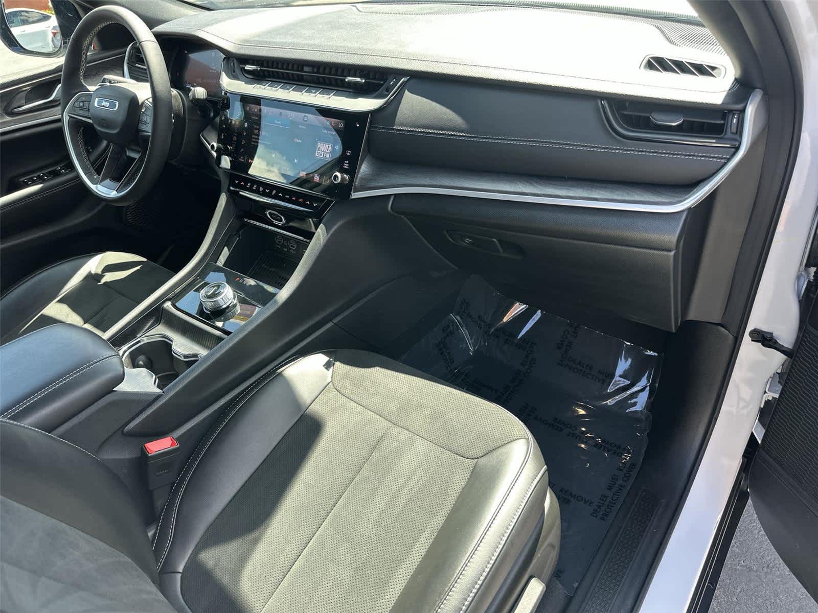 Thumbnail: 2026 Jeep Grand Cherokee - 12