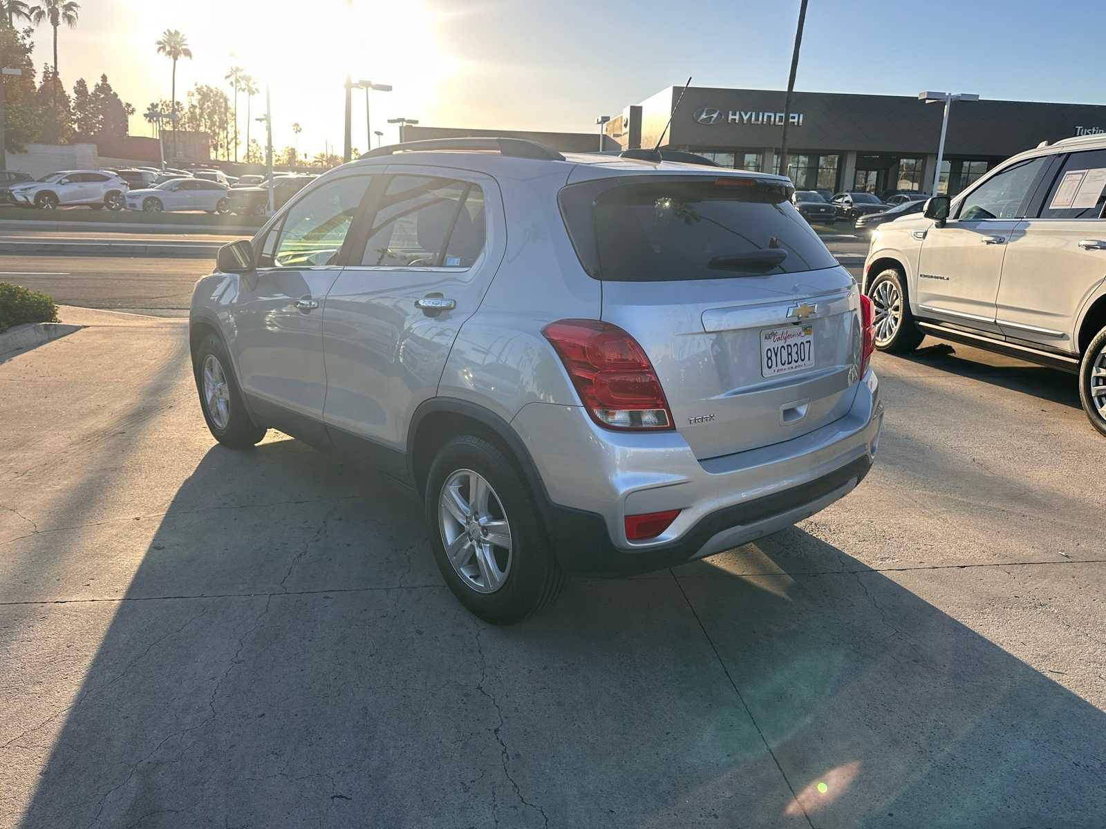 Thumbnail: 2018 Chevrolet Trax - 3