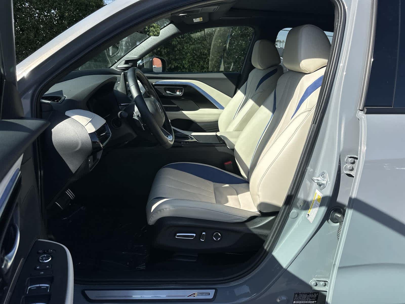 Thumbnail: 2025 Acura ADX - 11