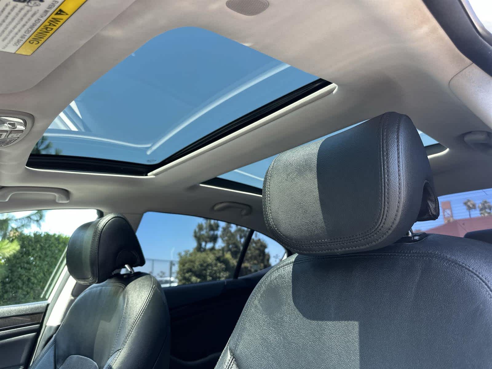 Thumbnail: 2016 Kia Cadenza - 32