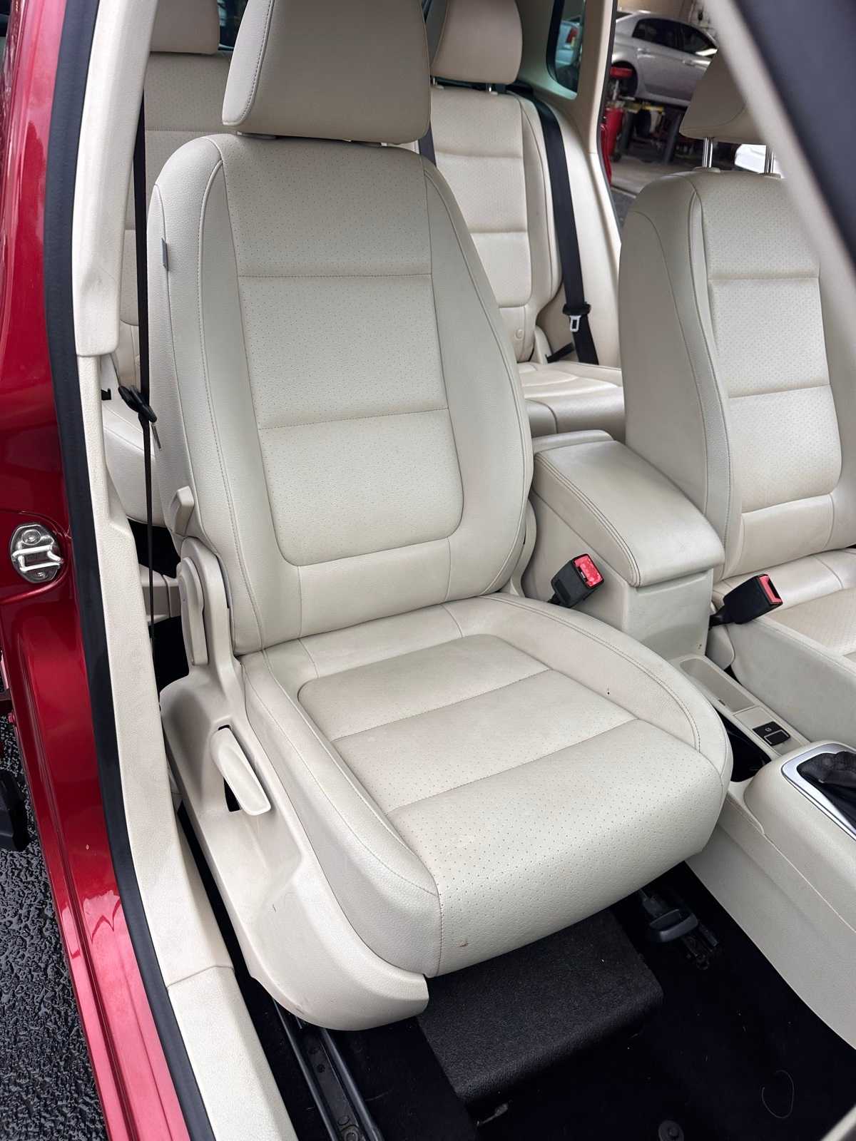 Thumbnail: 2015 Volkswagen Tiguan - 13