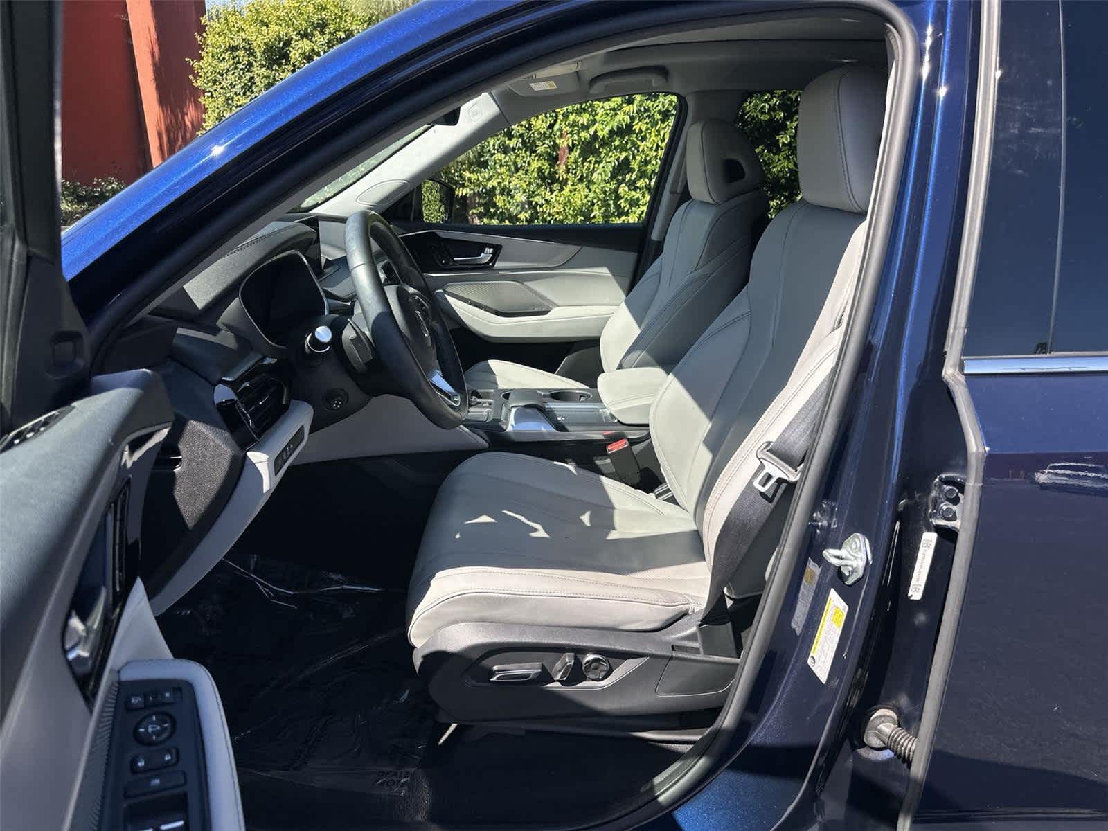 Thumbnail: 2023 Acura MDX - 11