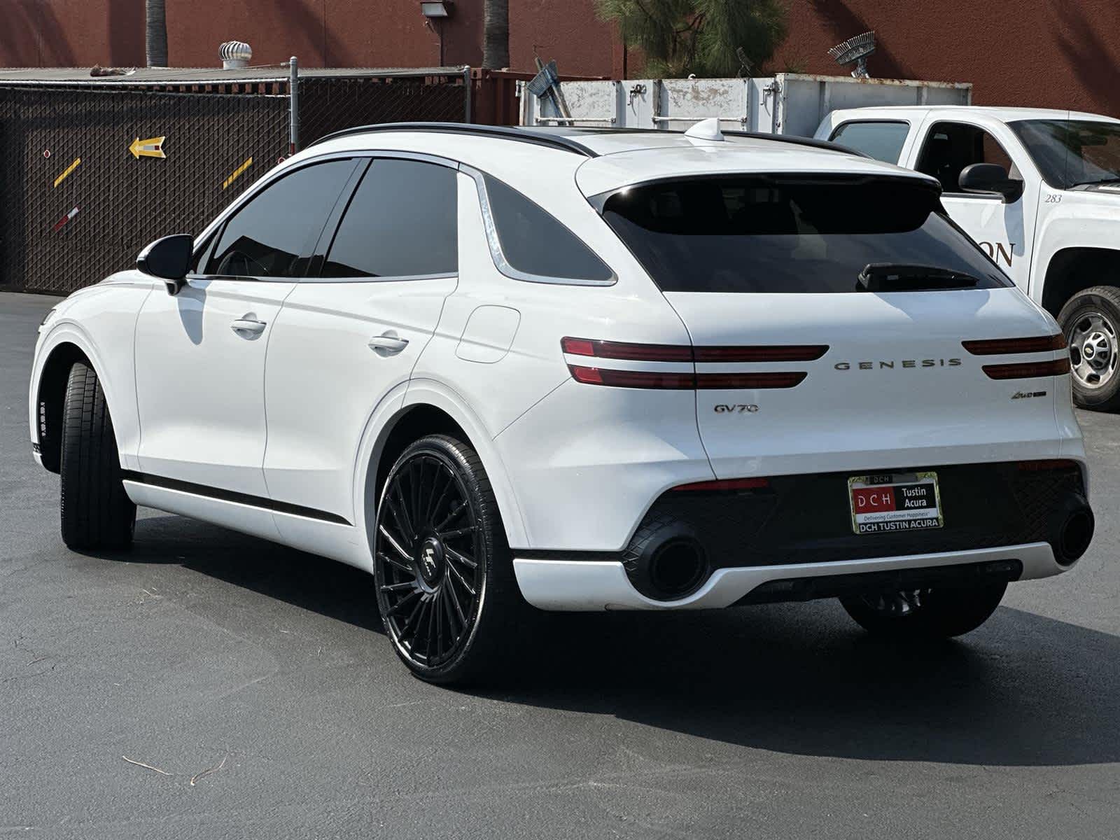 Thumbnail: 2022 Genesis GV70 - 4