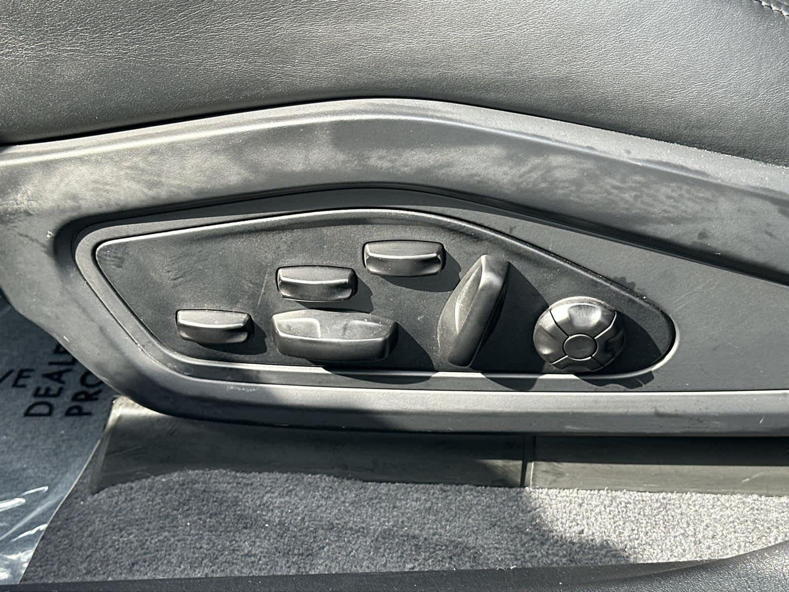 Thumbnail: 2020 Porsche Taycan - 23