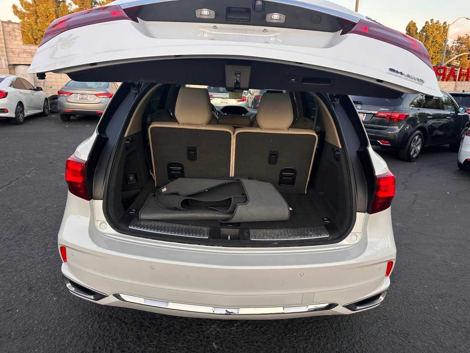 Thumbnail: 2020 Acura MDX - 10