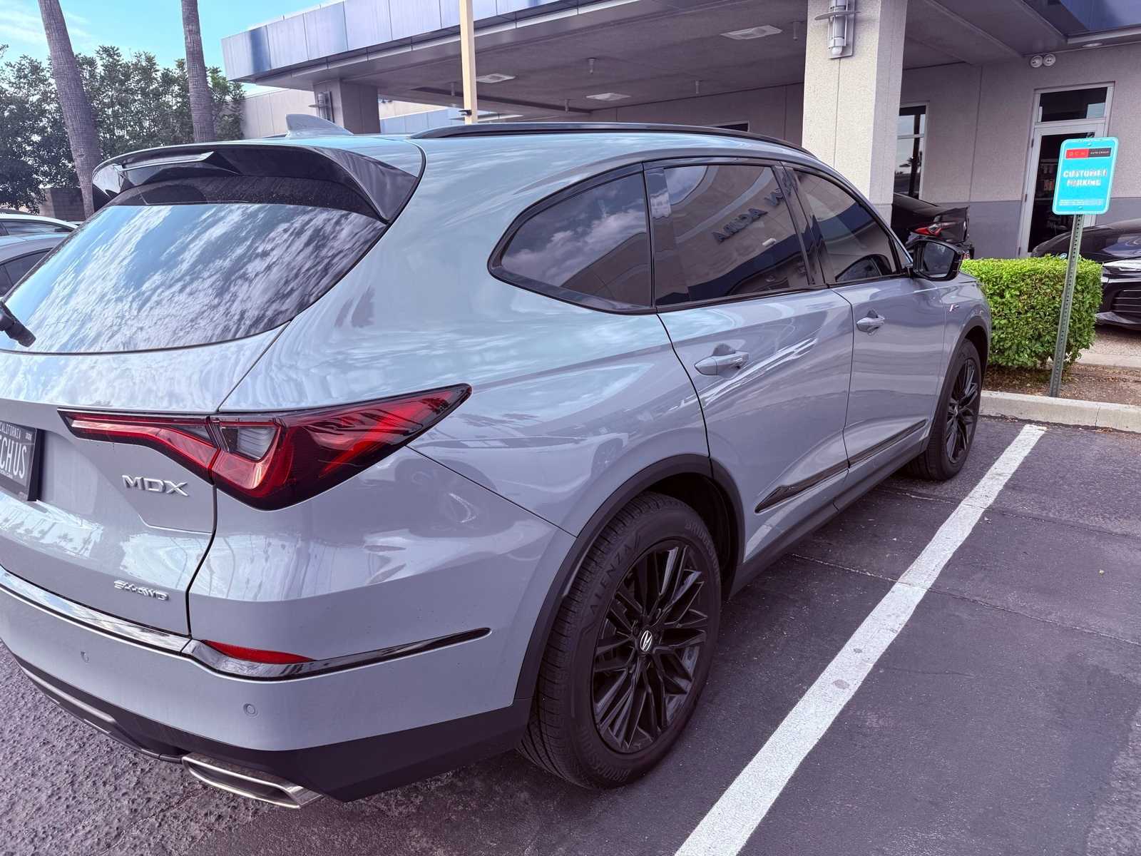 Thumbnail: 2025 Acura MDX - 5