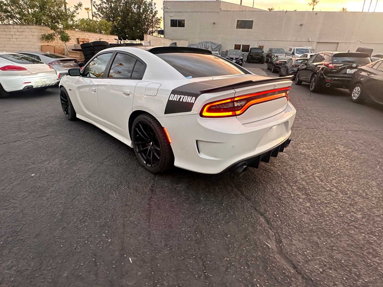 Thumbnail: 2018 Dodge Charger - 3