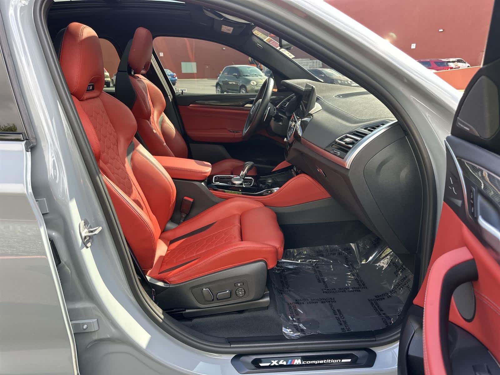 Thumbnail: 2024 BMW X4 - 14