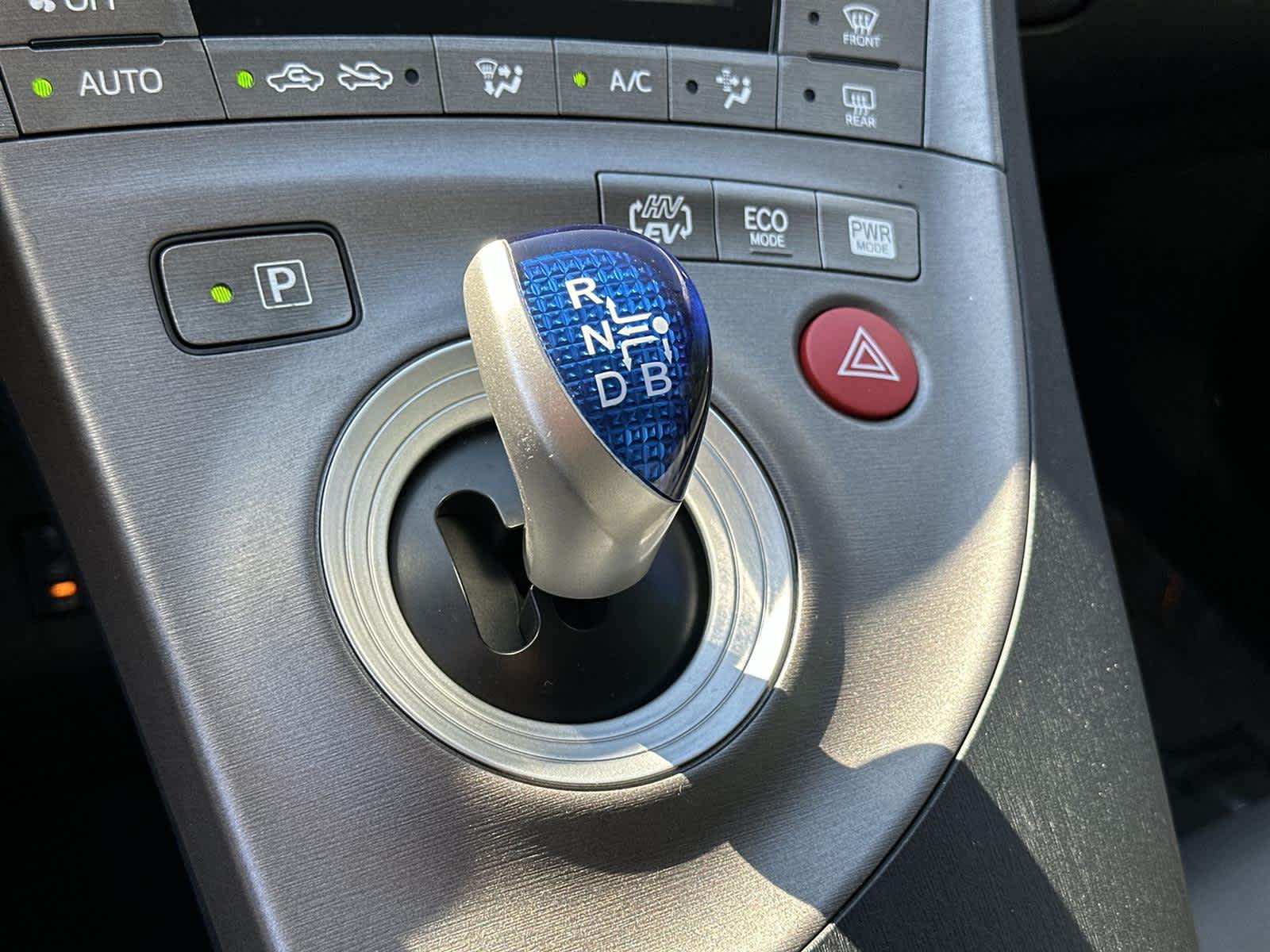 Thumbnail: 2015 Toyota Prius - 18