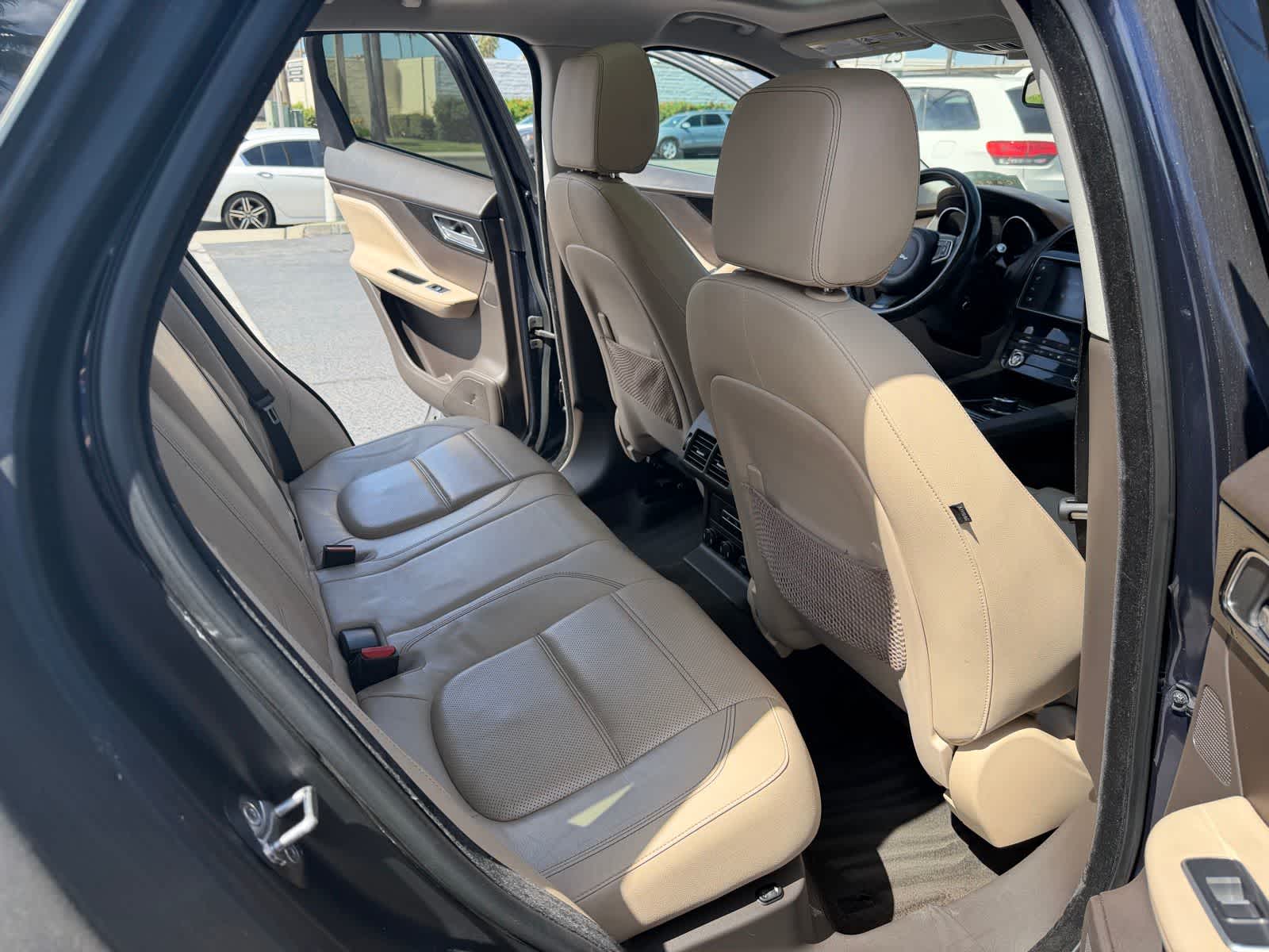 Thumbnail: 2017 Jaguar F-Pace - 17