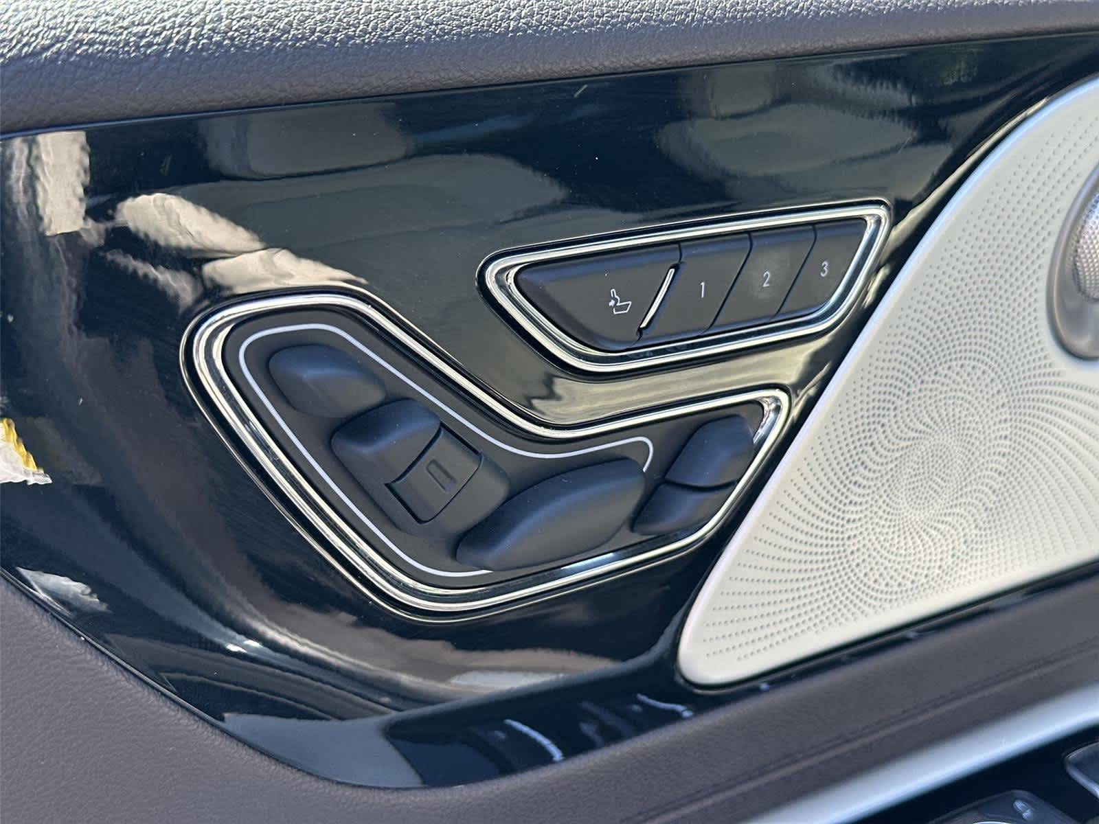 Thumbnail: 2023 Lincoln Aviator - 24
