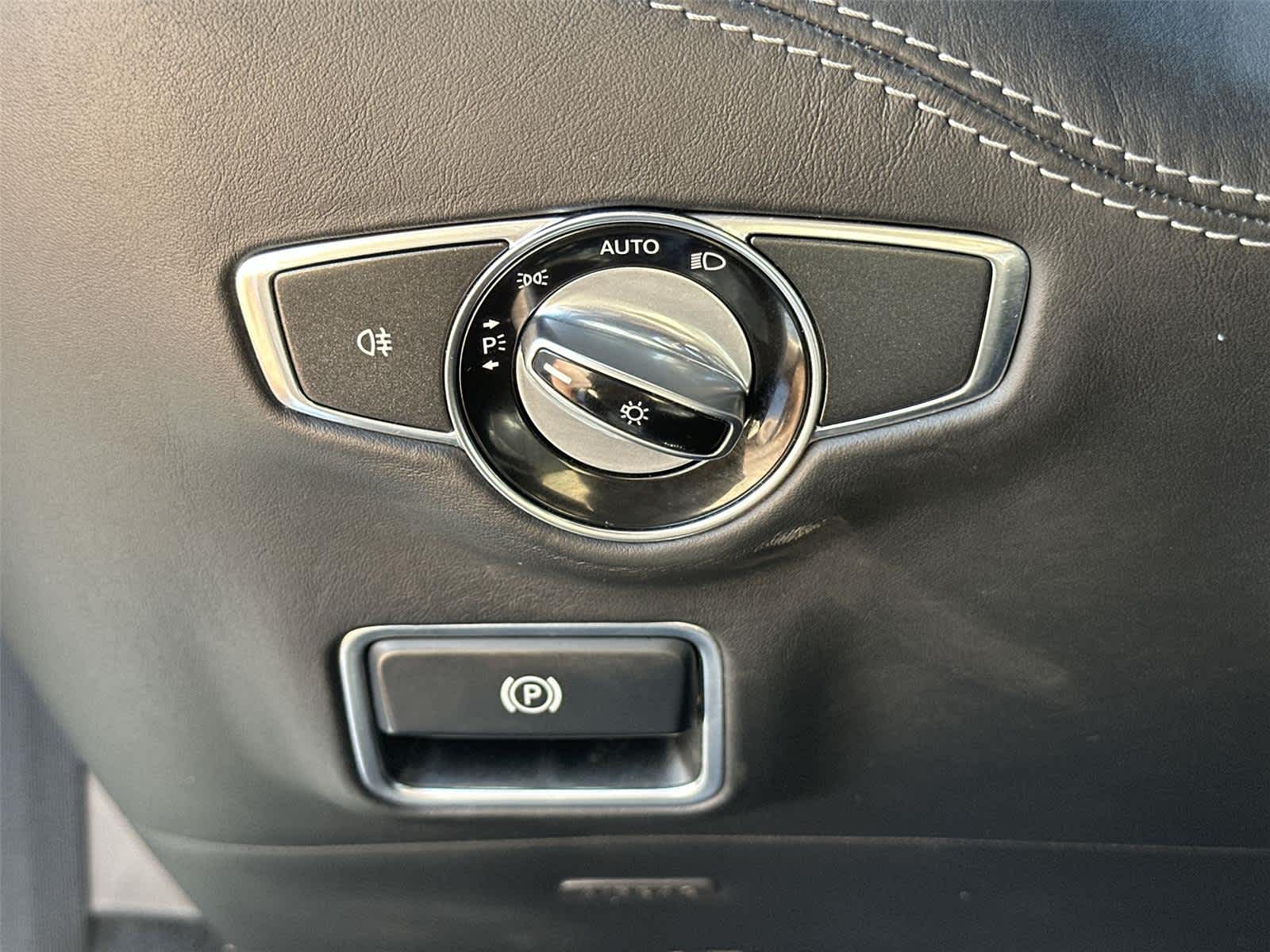 Thumbnail: 2015 Mercedes-Benz S-Class - 37