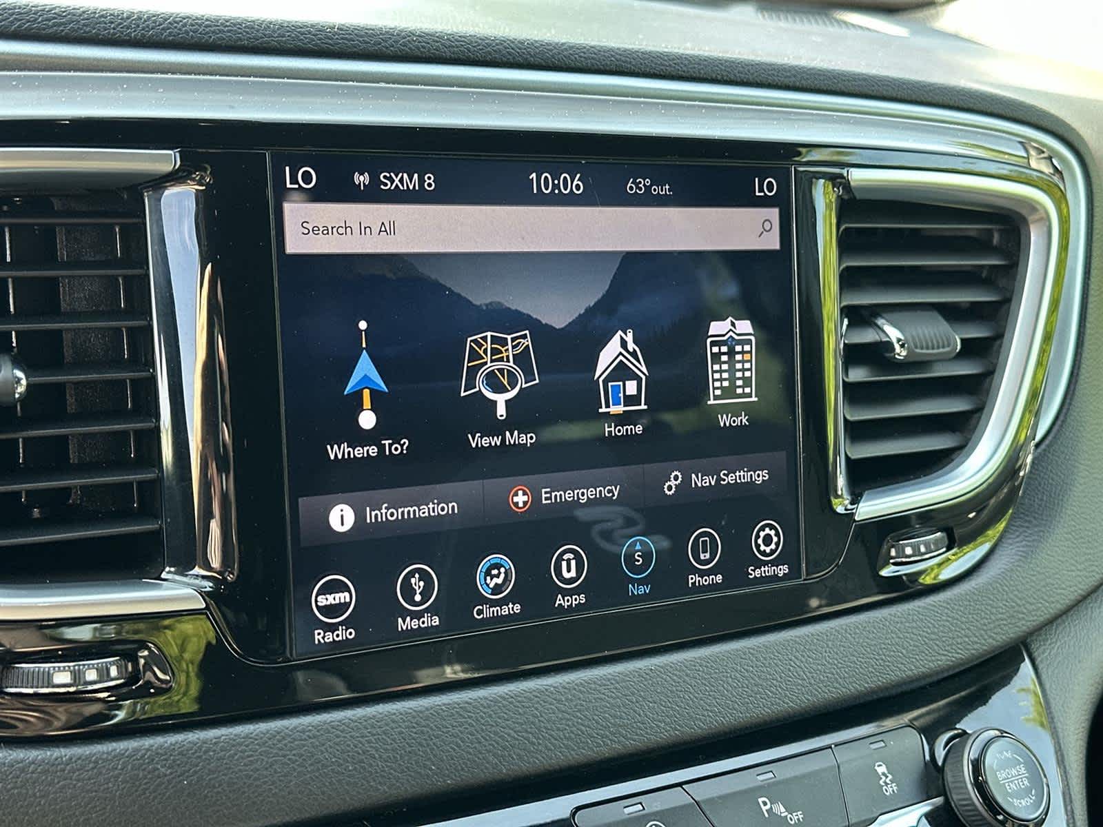 Thumbnail: 2019 Chrysler Pacifica - 17