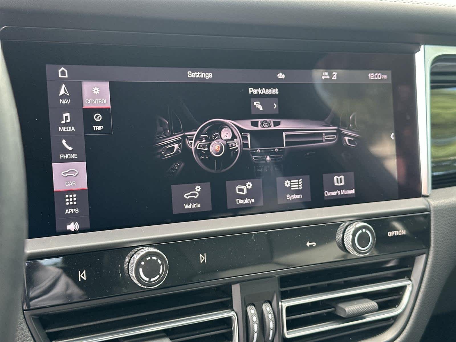 Thumbnail: 2023 Porsche Macan - 28