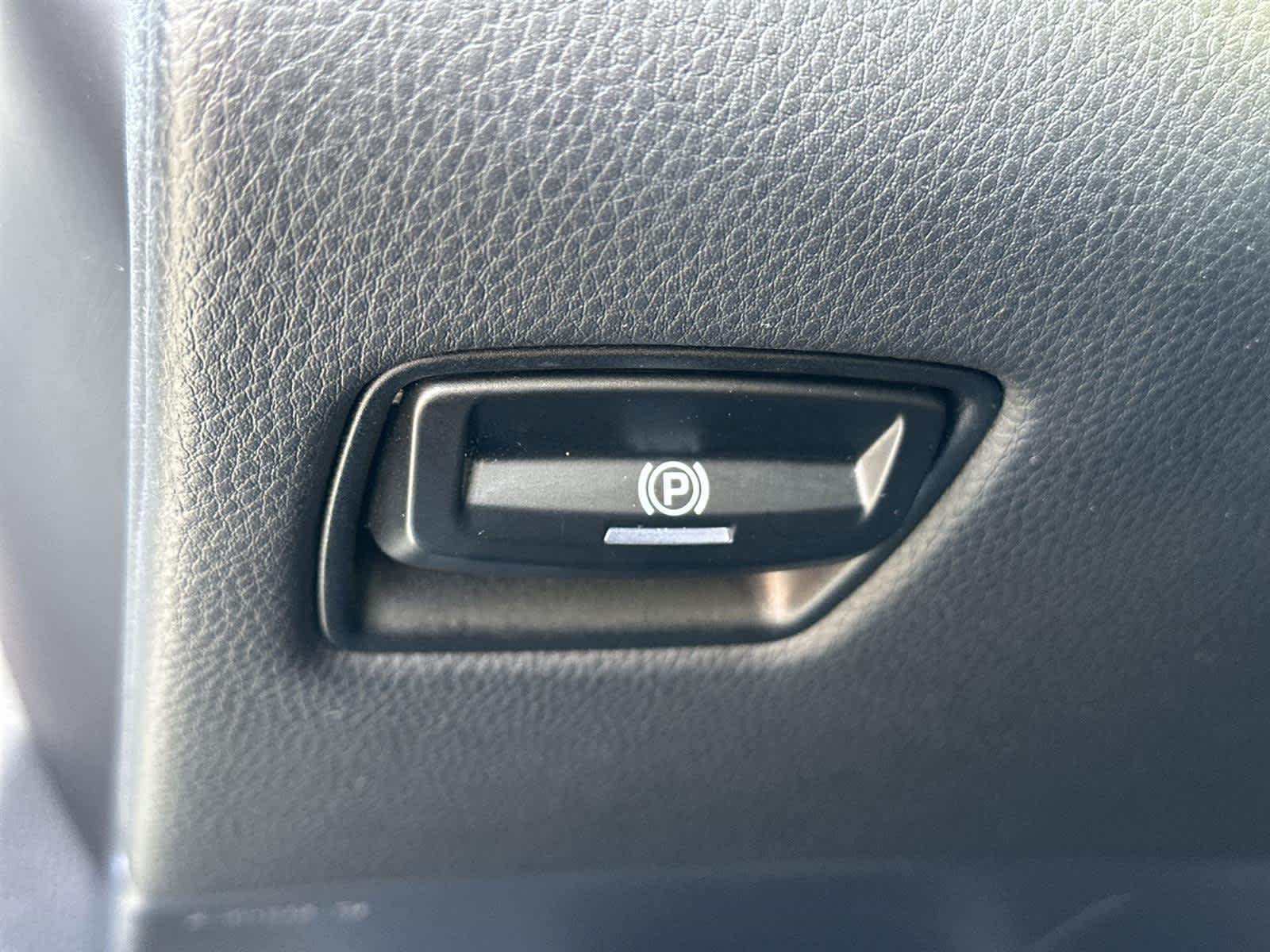 Thumbnail: 2016 Porsche Panamera - 27