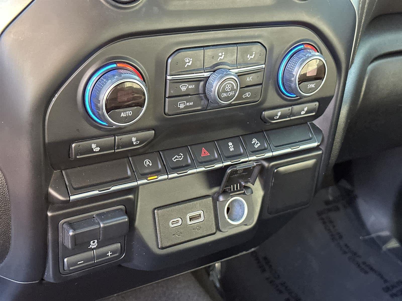 Thumbnail: 2019 Chevrolet Silverado 1500 - 26