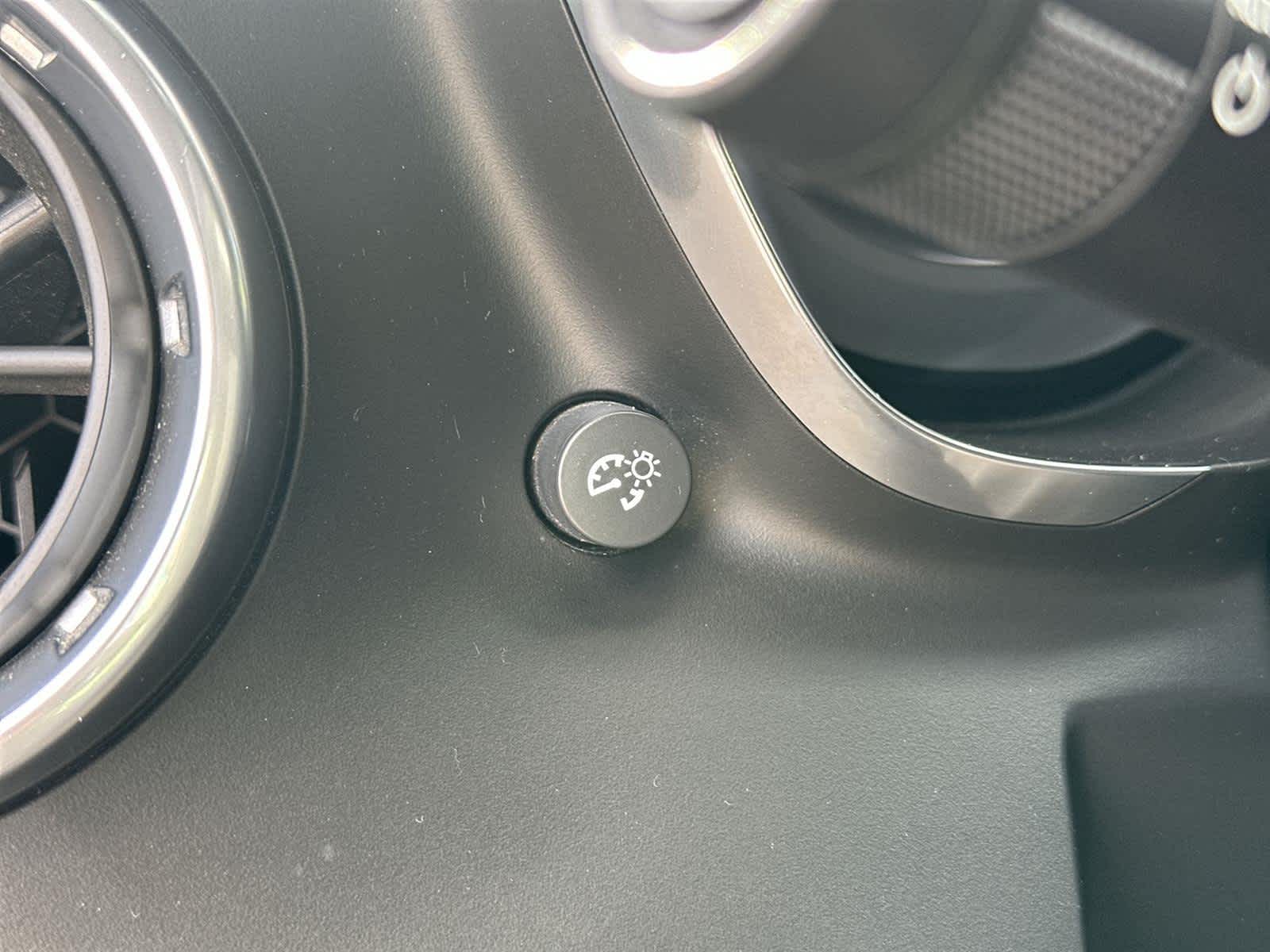 Thumbnail: 2019 Chevrolet Camaro - 28