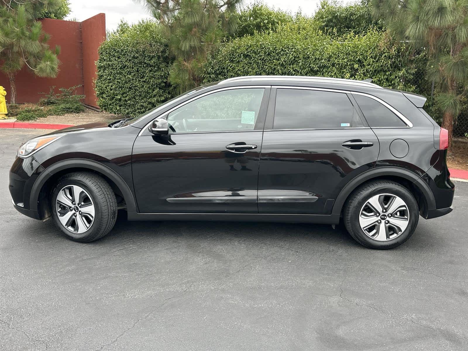 Thumbnail: 2018 Kia Niro - 3