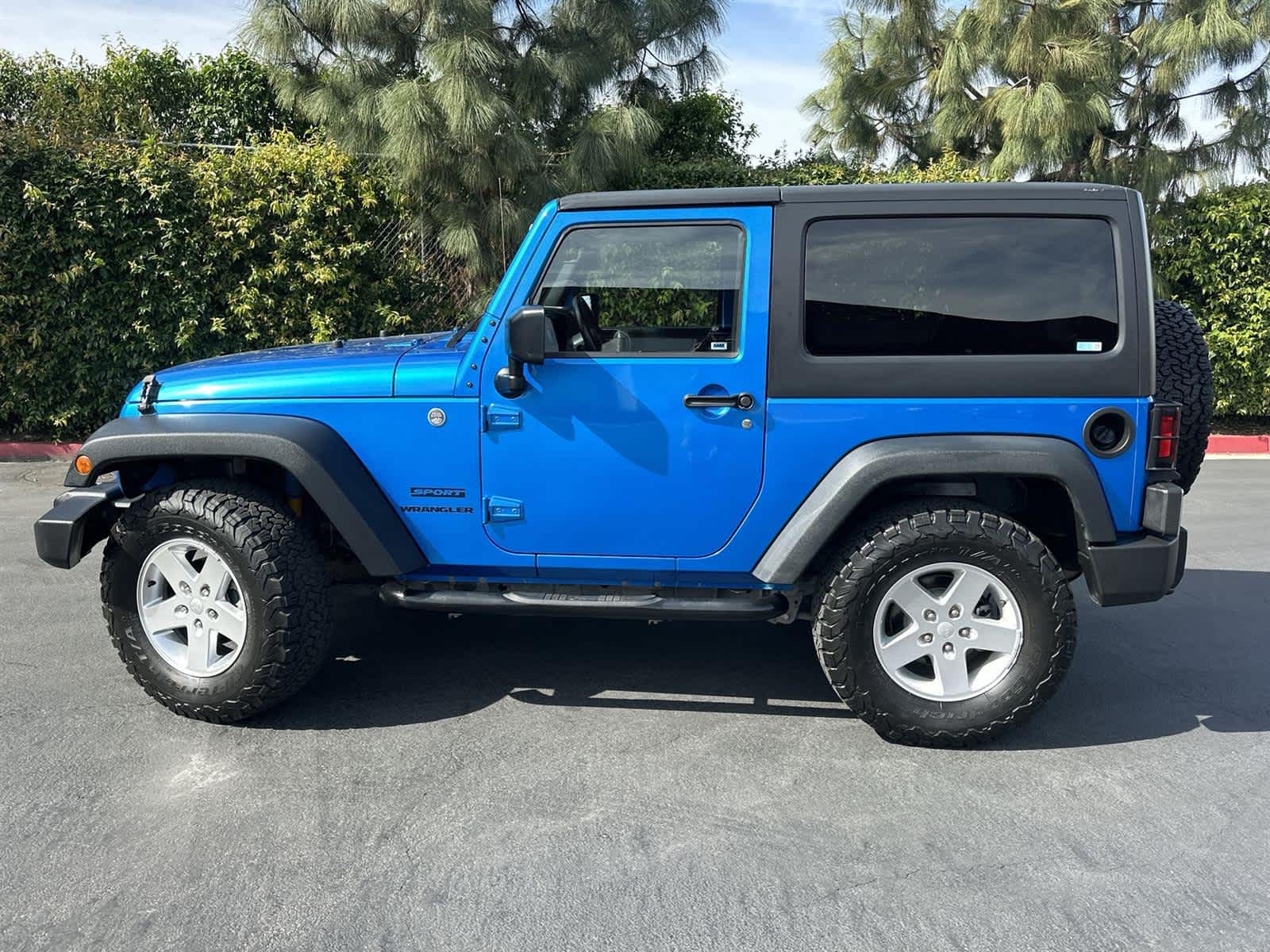 Thumbnail: 2015 Jeep Wrangler - 3
