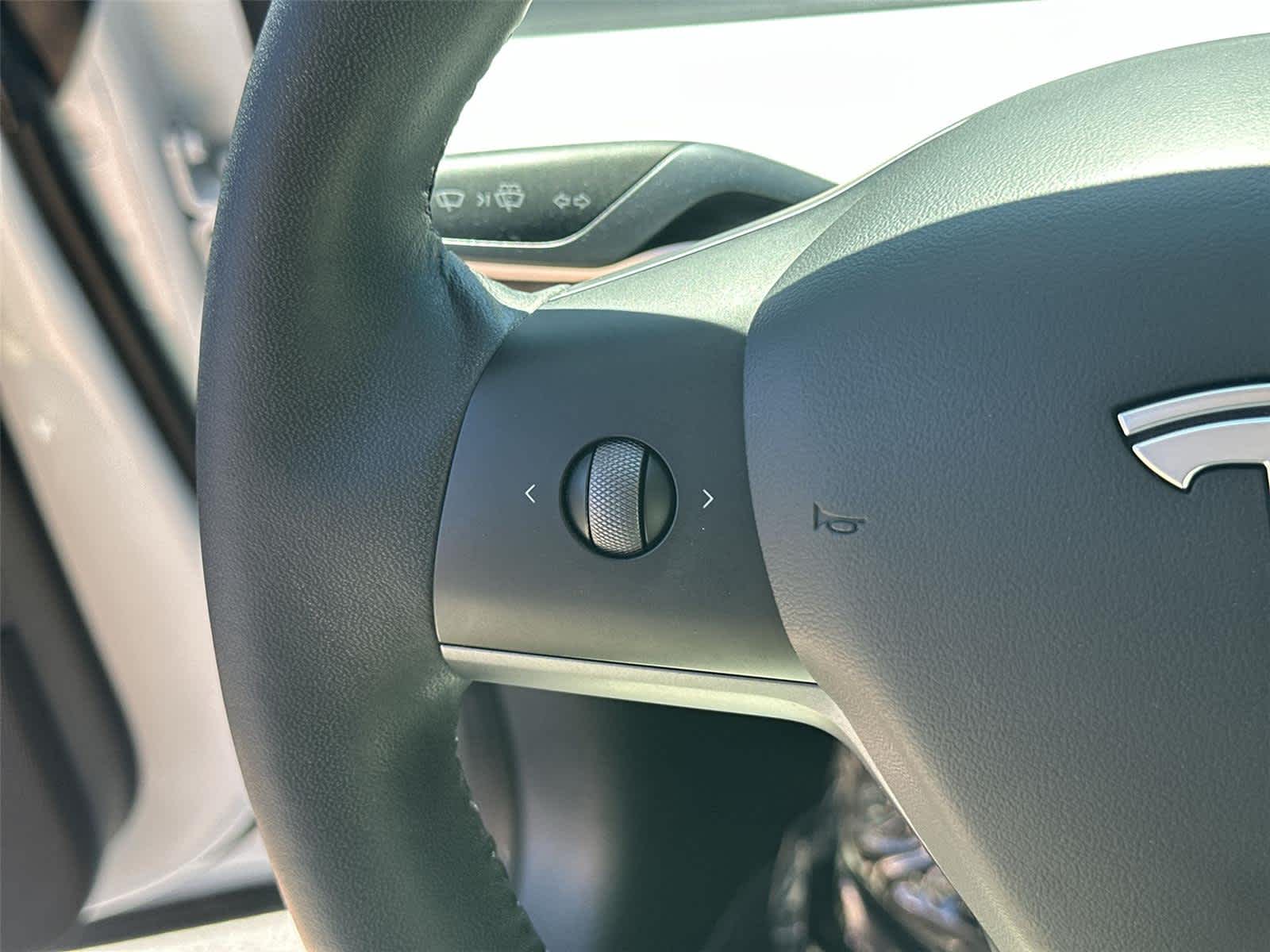 Thumbnail: 2022 Tesla Model 3 - 24